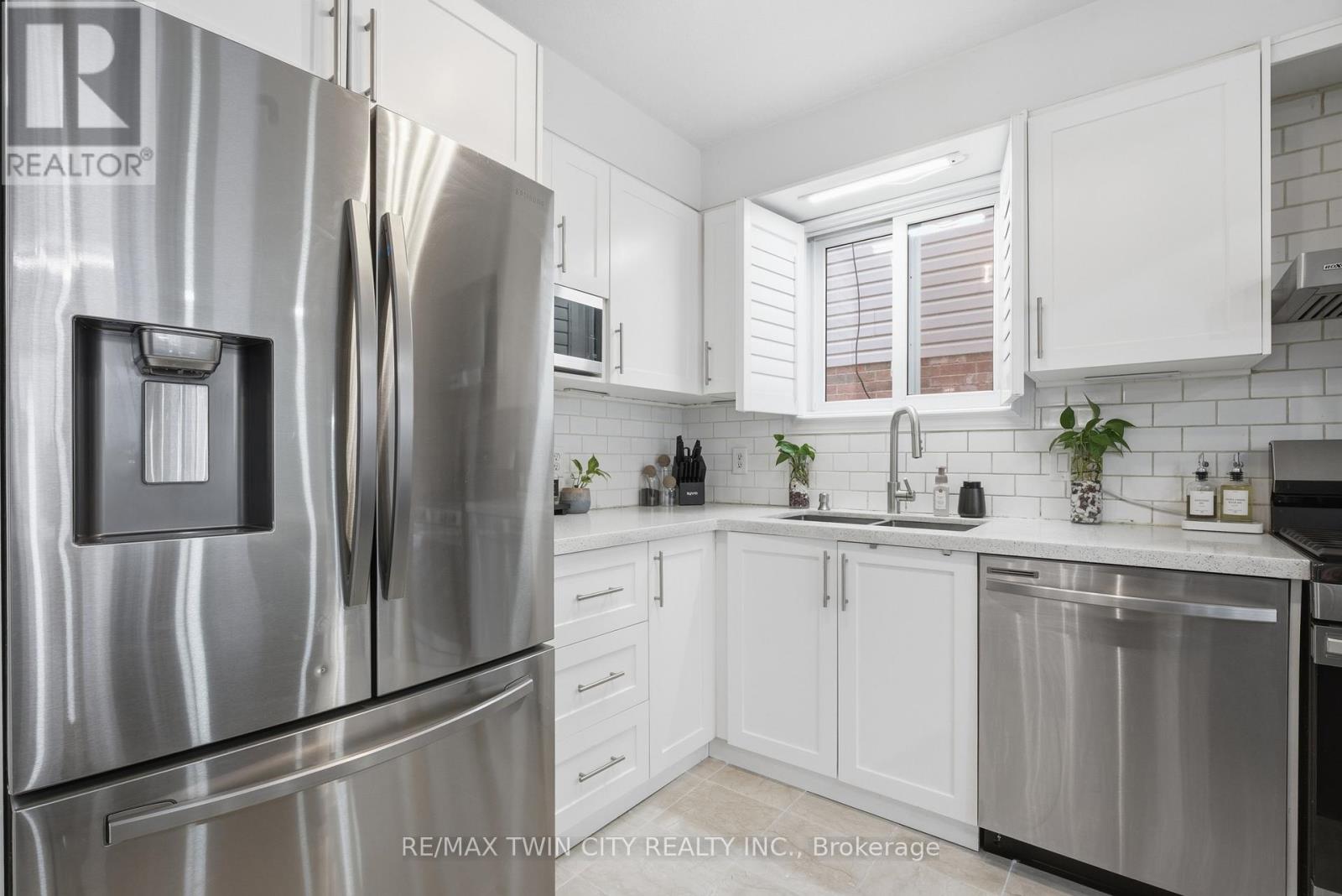 67 Bridlewreath Street, Kitchener, Ontario  N2E 3V5 - Photo 9 - X12815632