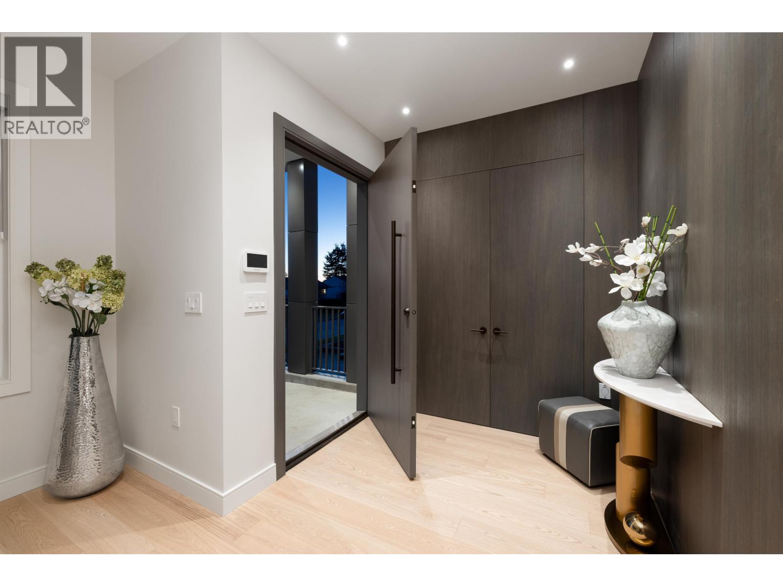 838 E 14th Street, North Vancouver, British Columbia  V7L 2P6 - Photo 4 - R3080805