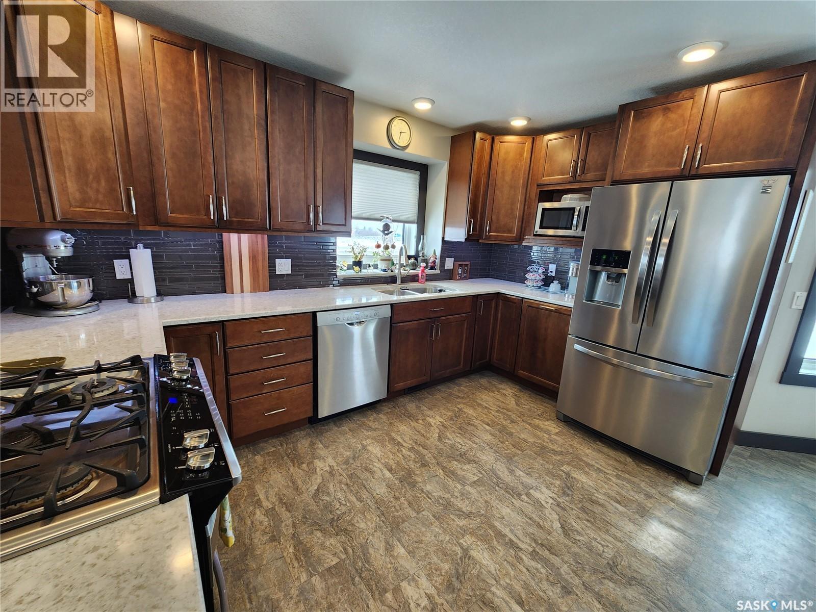 1194 Veterans Bay, Estevan, Saskatchewan  S4A 1Z8 - Photo 13 - SK029086