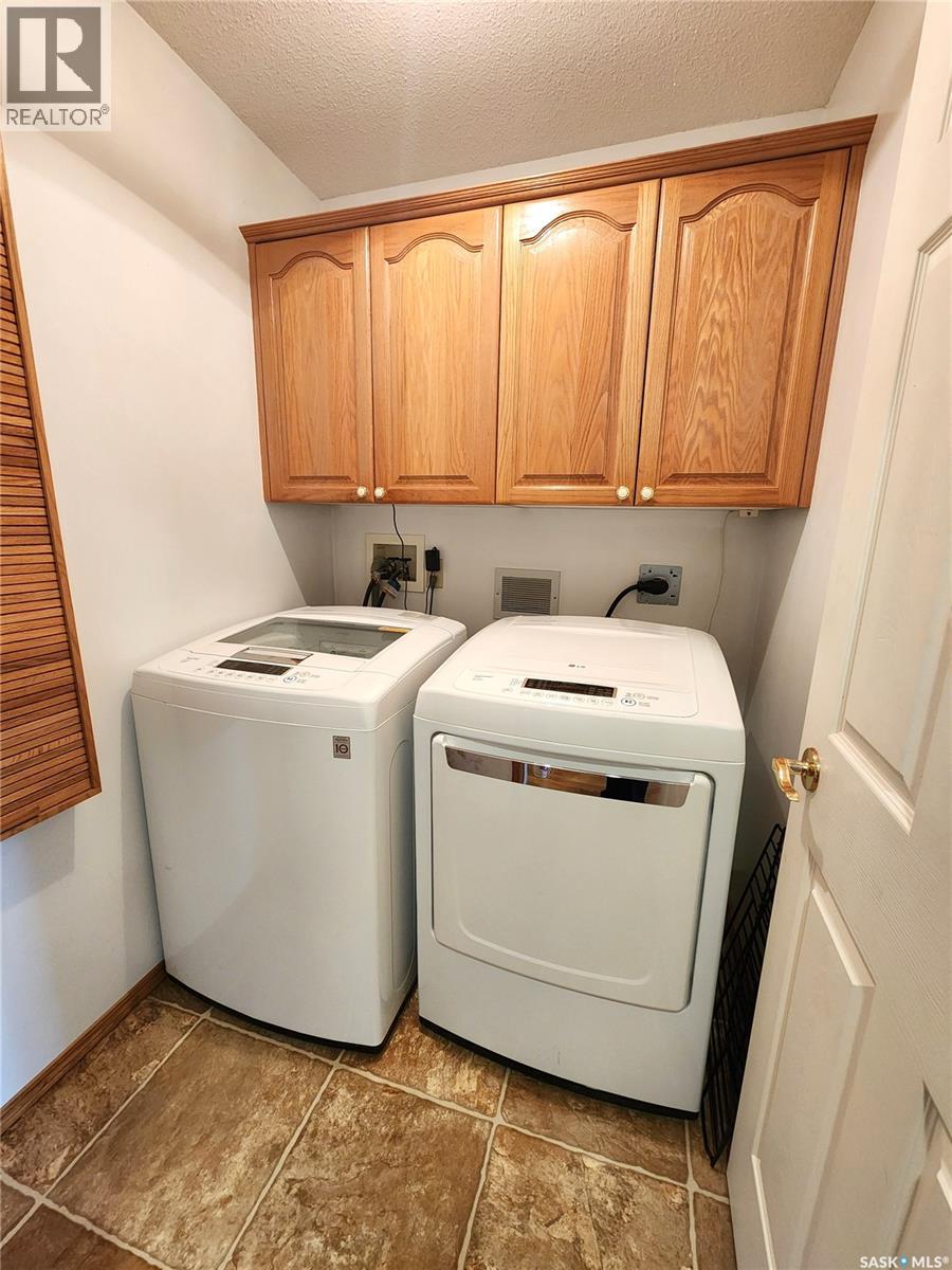 1194 Veterans Bay, Estevan, Saskatchewan  S4A 1Z8 - Photo 21 - SK029086