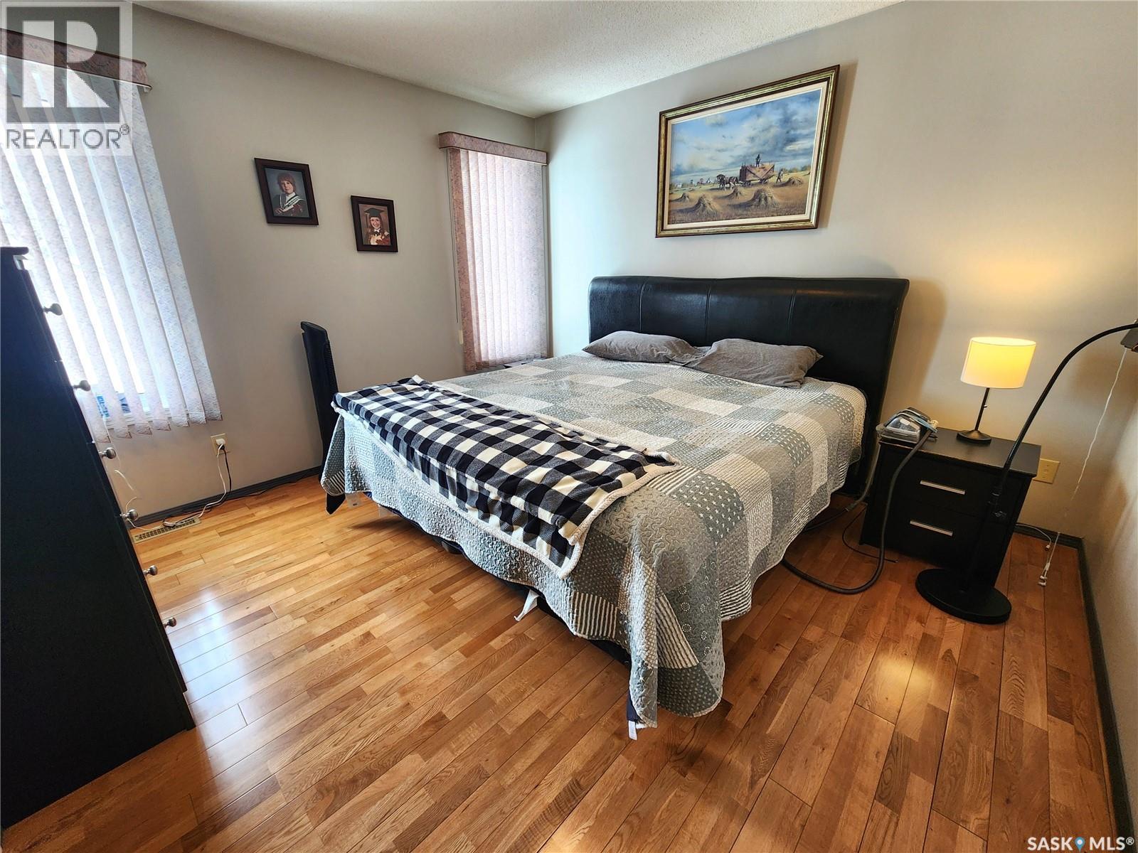 1194 Veterans Bay, Estevan, Saskatchewan  S4A 1Z8 - Photo 23 - SK029086