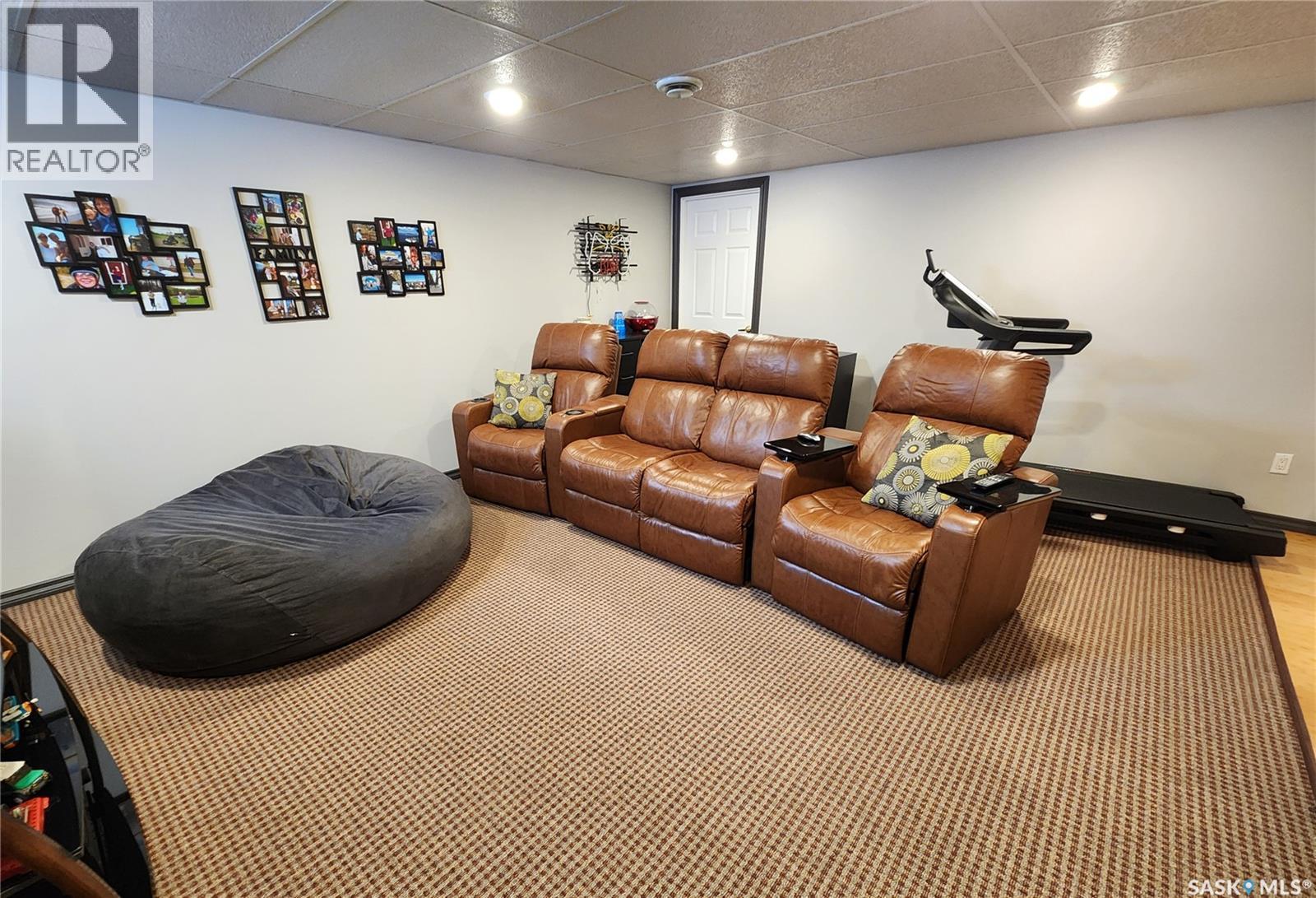 1194 Veterans Bay, Estevan, Saskatchewan  S4A 1Z8 - Photo 29 - SK029086