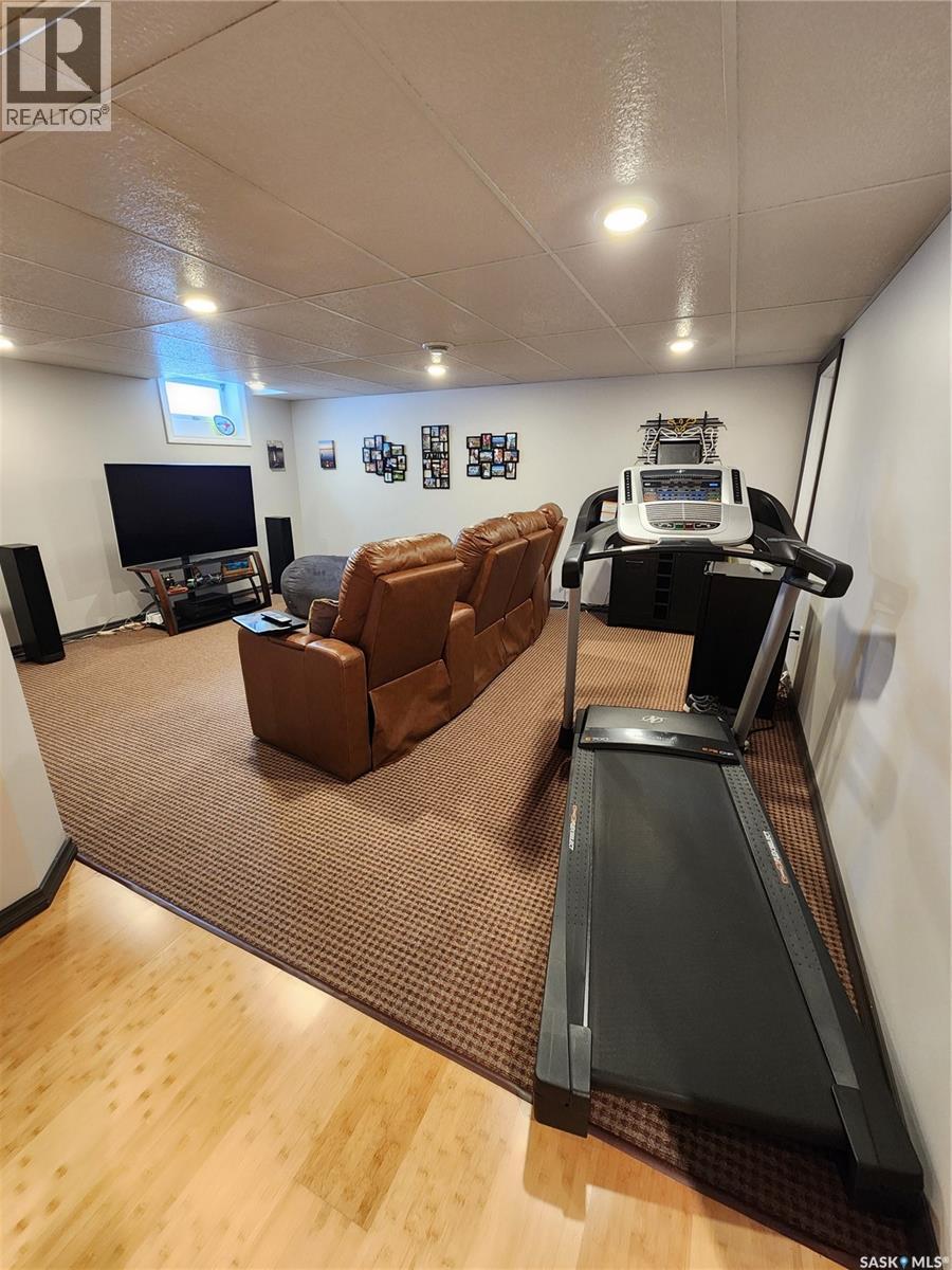 1194 Veterans Bay, Estevan, Saskatchewan  S4A 1Z8 - Photo 30 - SK029086