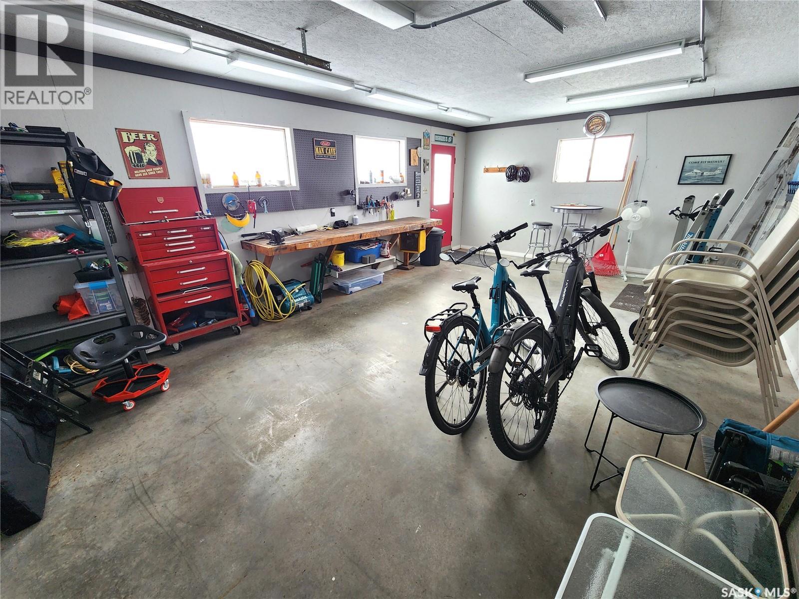 1194 Veterans Bay, Estevan, Saskatchewan  S4A 1Z8 - Photo 46 - SK029086