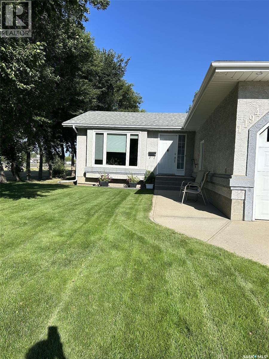 1194 Veterans Bay, Estevan, Saskatchewan  S4A 1Z8 - Photo 48 - SK029086