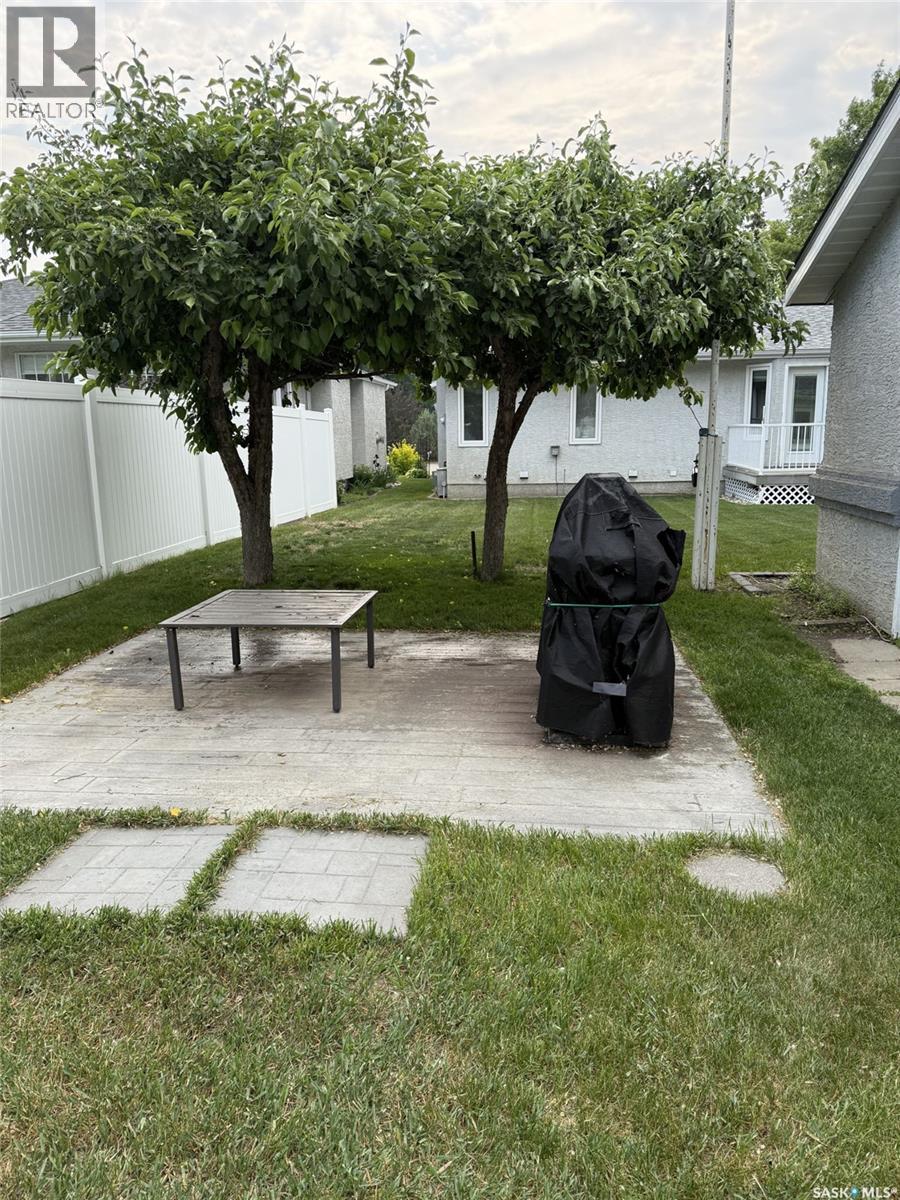 1194 Veterans Bay, Estevan, Saskatchewan  S4A 1Z8 - Photo 50 - SK029086