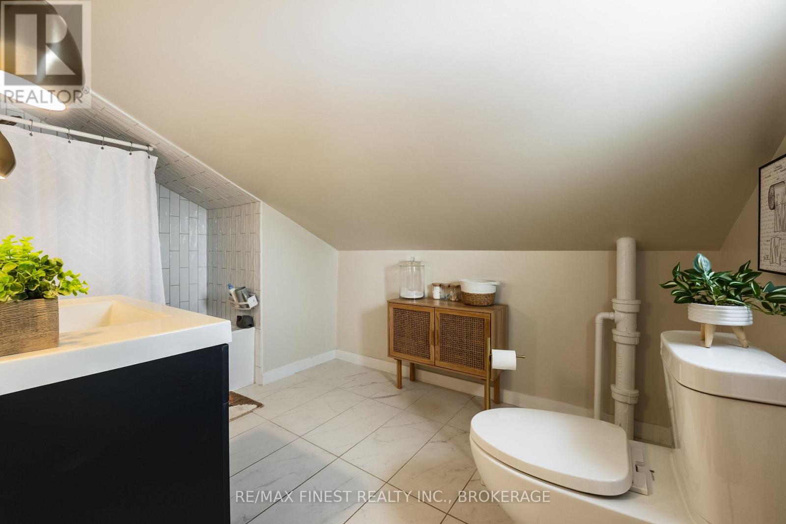 757 Victoria Street, Kingston (East Of Sir John A. Blvd), Ontario  K7K 4S9 - Photo 33 - X12815432