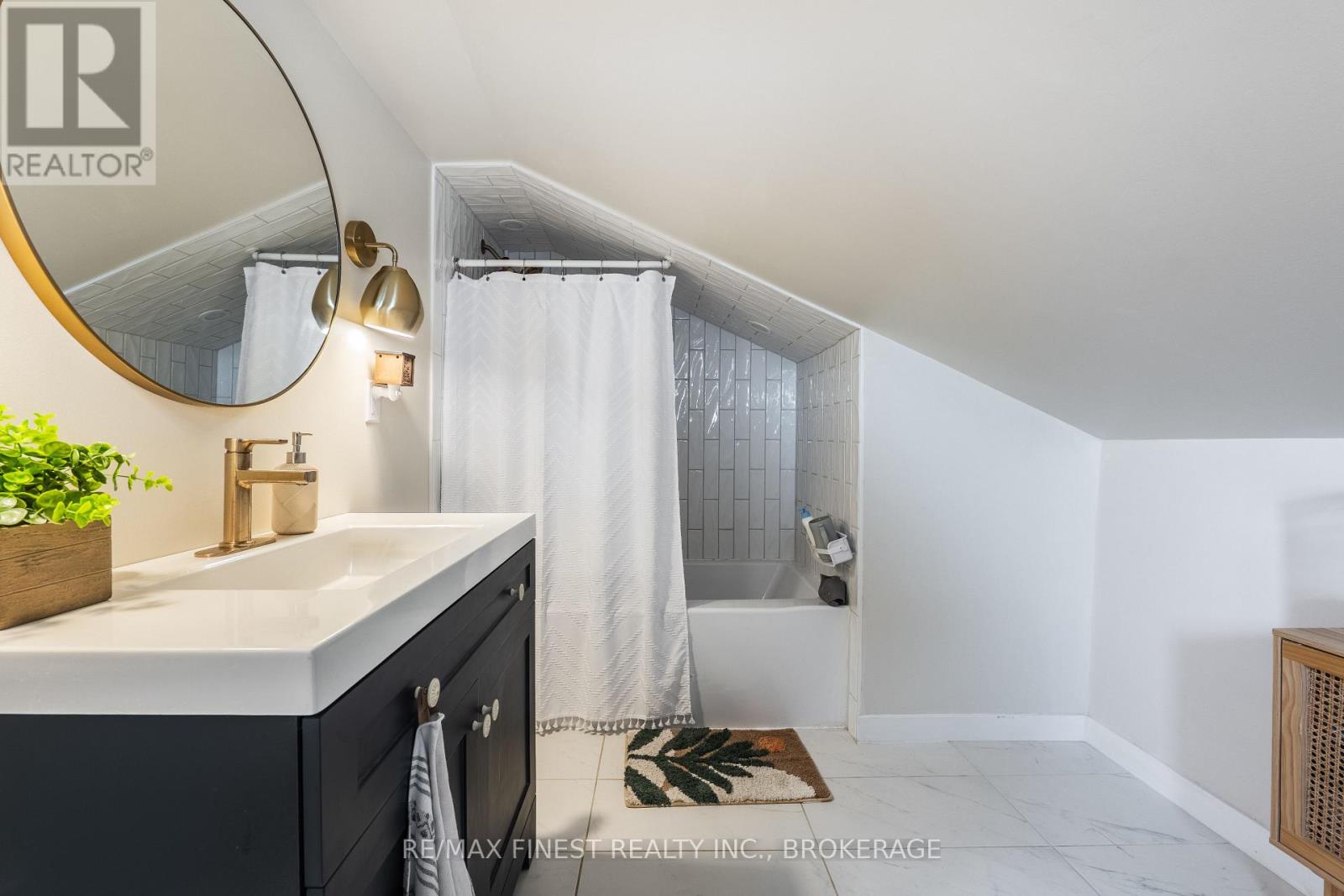 757 Victoria Street, Kingston (East Of Sir John A. Blvd), Ontario  K7K 4S9 - Photo 32 - X12815432