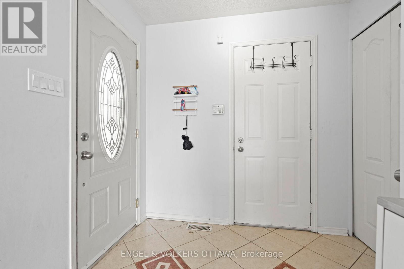 783 Nesting Way, Ottawa, Ontario  K4A 3X6 - Photo 3 - X12815736