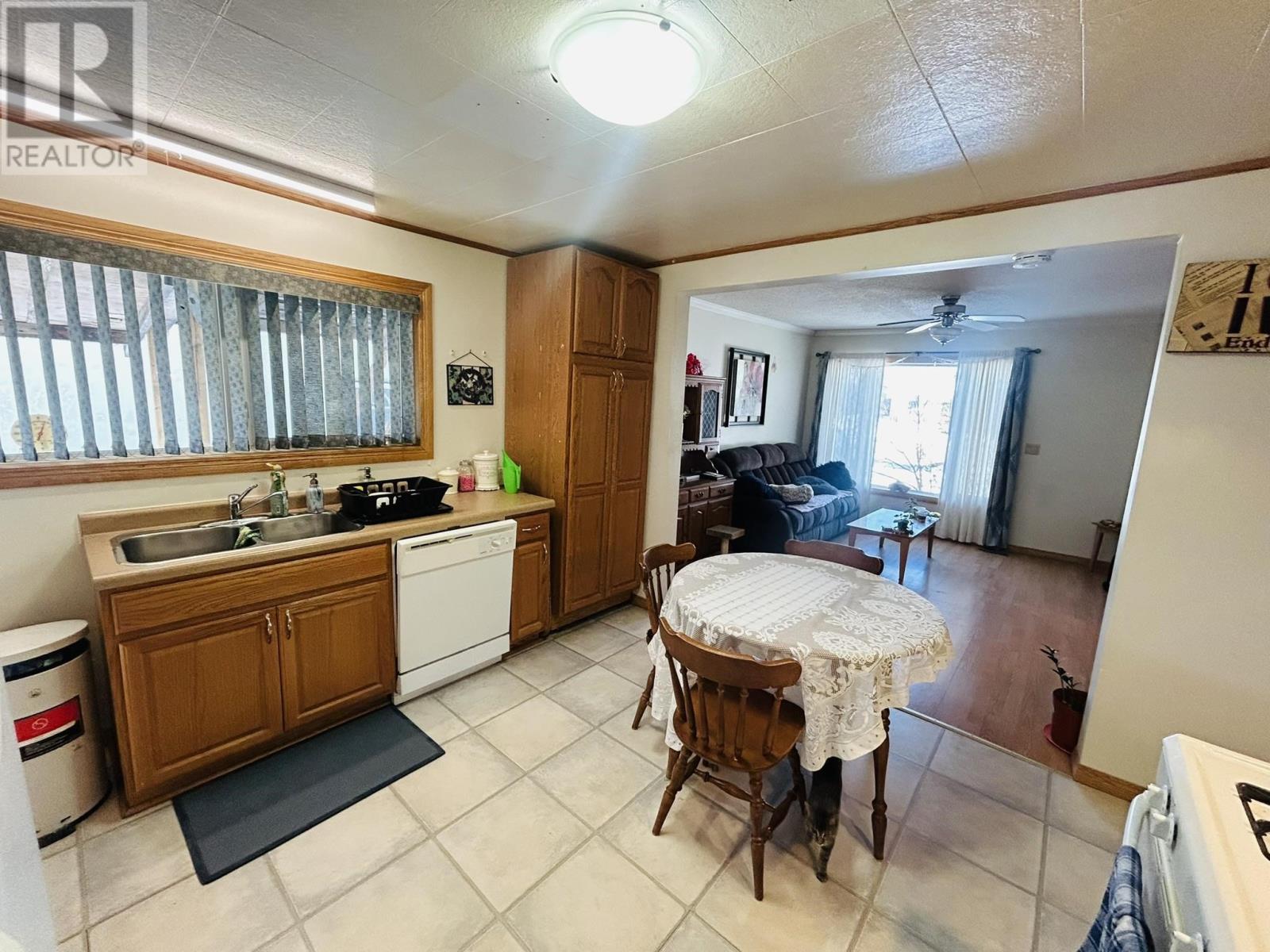 123 Burns St, Atikokan, Ontario  P0T 1C0 - Photo 15 - TB2600256