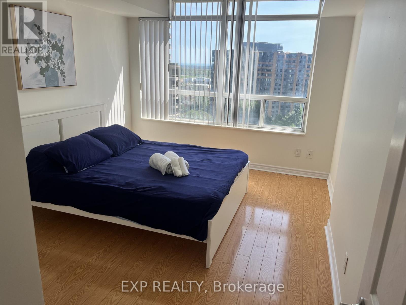 1229 - 3888 Duke Of York Boulevard, Mississauga, Ontario  L5B 4P5 - Photo 12 - W12813750