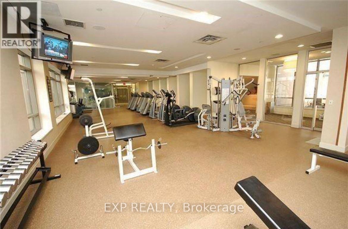 1229 - 3888 Duke Of York Boulevard, Mississauga, Ontario  L5B 4P5 - Photo 5 - W12813750