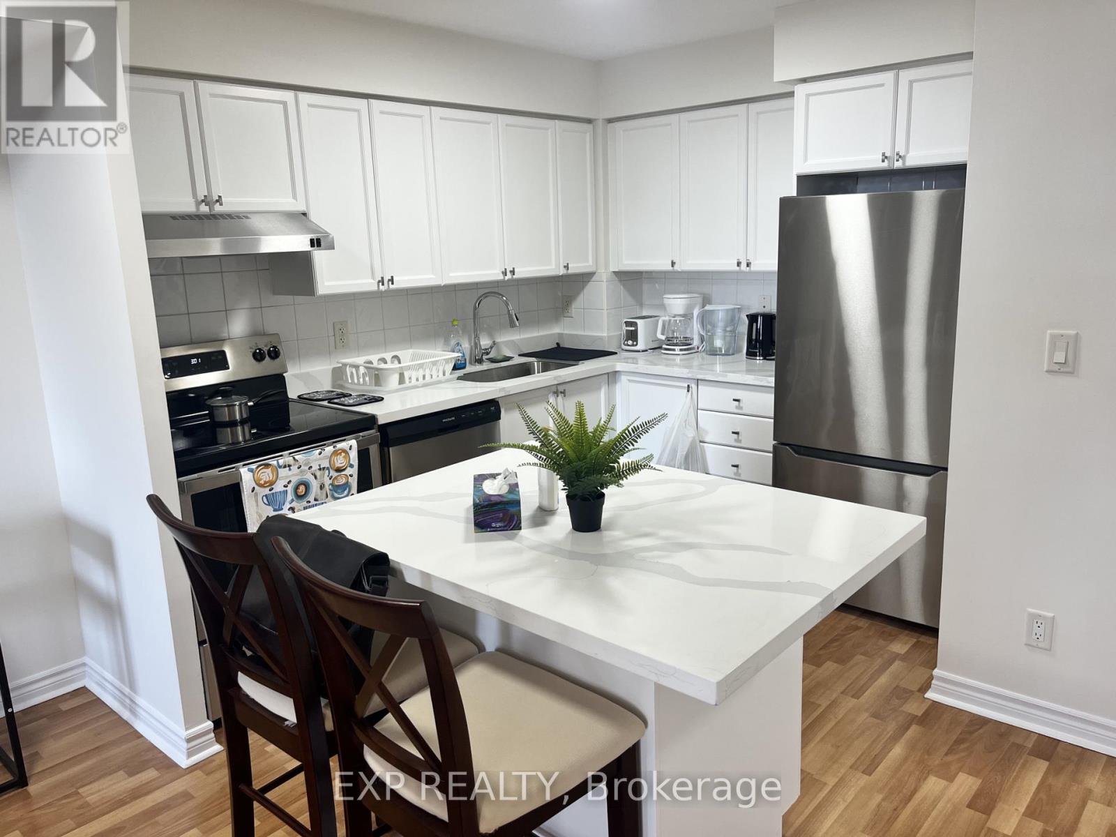 1229 - 3888 Duke Of York Boulevard, Mississauga, Ontario  L5B 4P5 - Photo 8 - W12813750