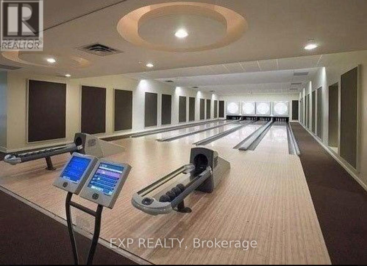 1229 - 3888 Duke Of York Boulevard, Mississauga, Ontario  L5B 4P5 - Photo 4 - W12813750