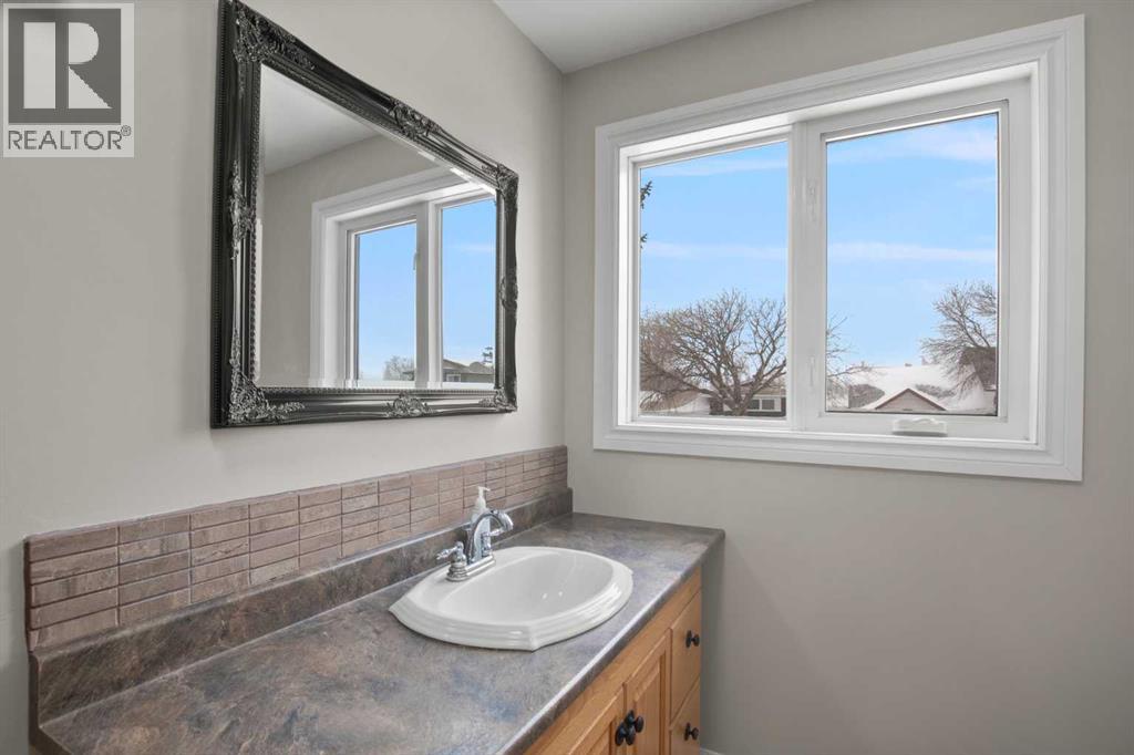 4108 53 Avenue, Innisfail, Alberta  T4G 1G2 - Photo 26 - A2287748