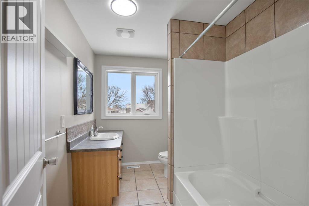 4108 53 Avenue, Innisfail, Alberta  T4G 1G2 - Photo 25 - A2287748