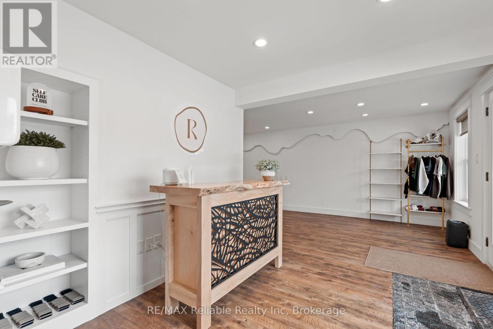 51 Ontario Street S, Lambton Shores (Grand Bend), Ontario  N0M 1T0 - Photo 10 - X12798932