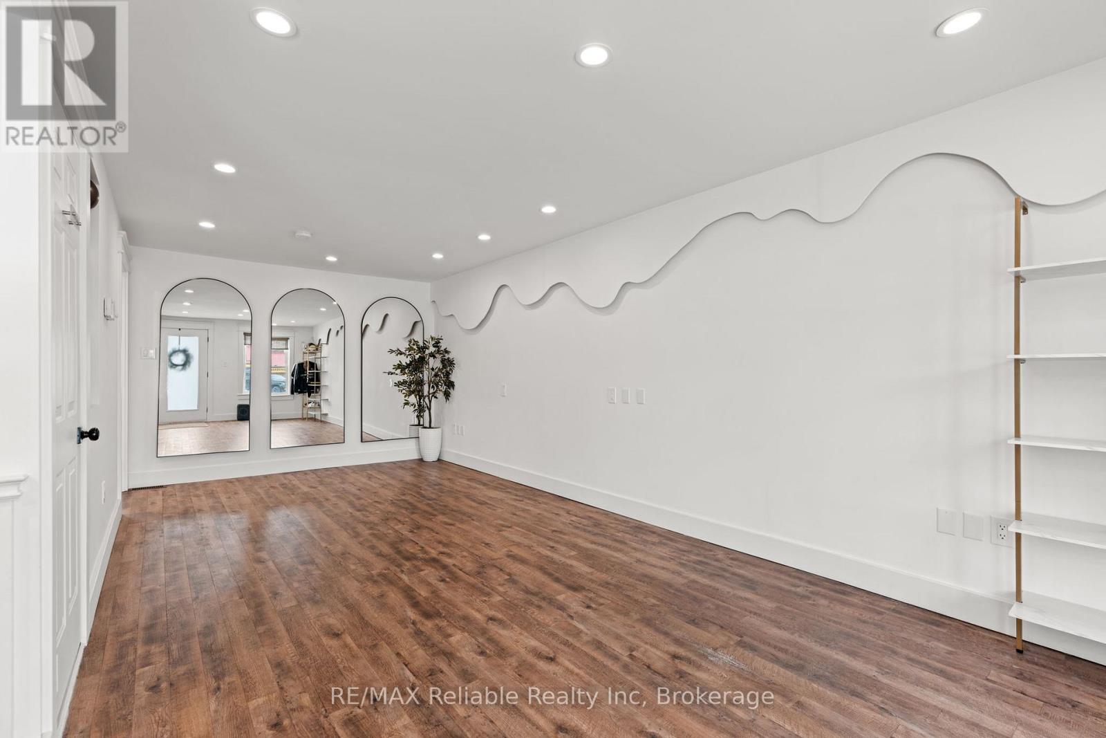 51 Ontario Street S, Lambton Shores (Grand Bend), Ontario  N0M 1T0 - Photo 11 - X12798932