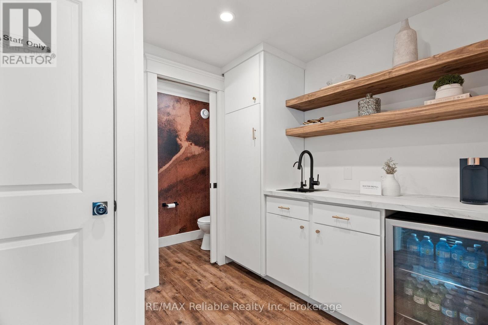 51 Ontario Street S, Lambton Shores (Grand Bend), Ontario  N0M 1T0 - Photo 21 - X12798932