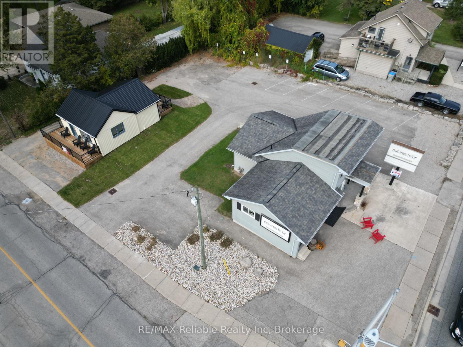 51 Ontario Street S, Lambton Shores (Grand Bend), Ontario  N0M 1T0 - Photo 6 - X12798932