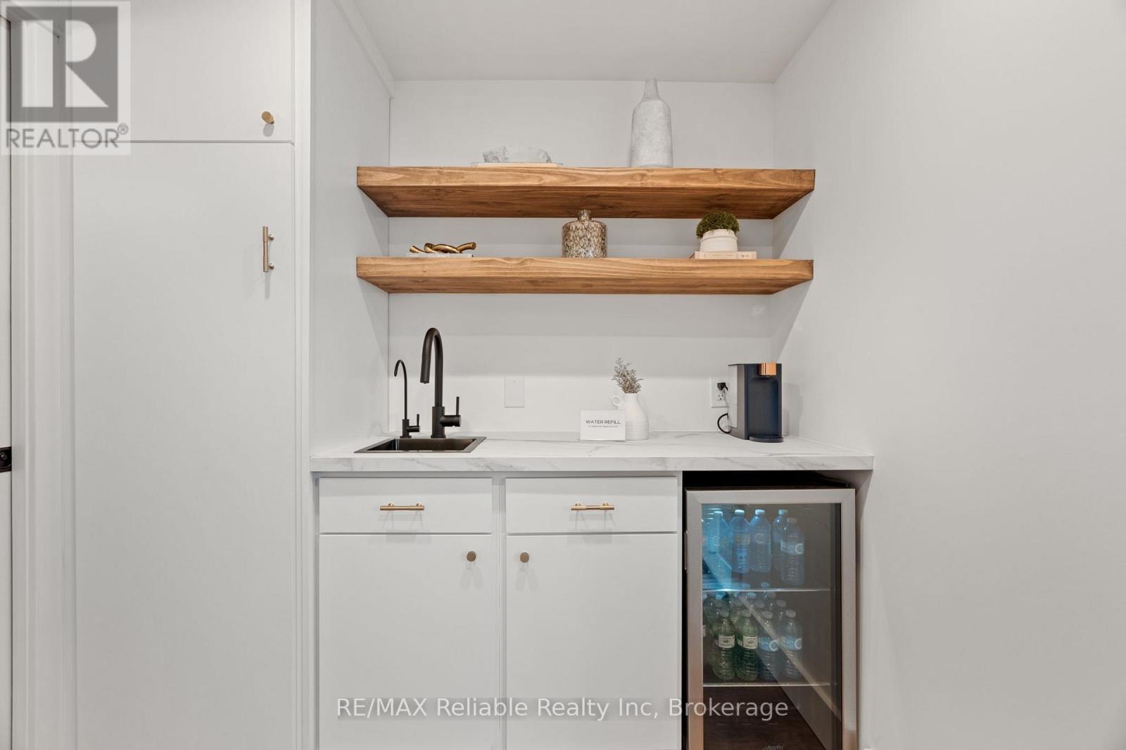 51 Ontario Street S, Lambton Shores (Grand Bend), Ontario  N0M 1T0 - Photo 22 - X12798932