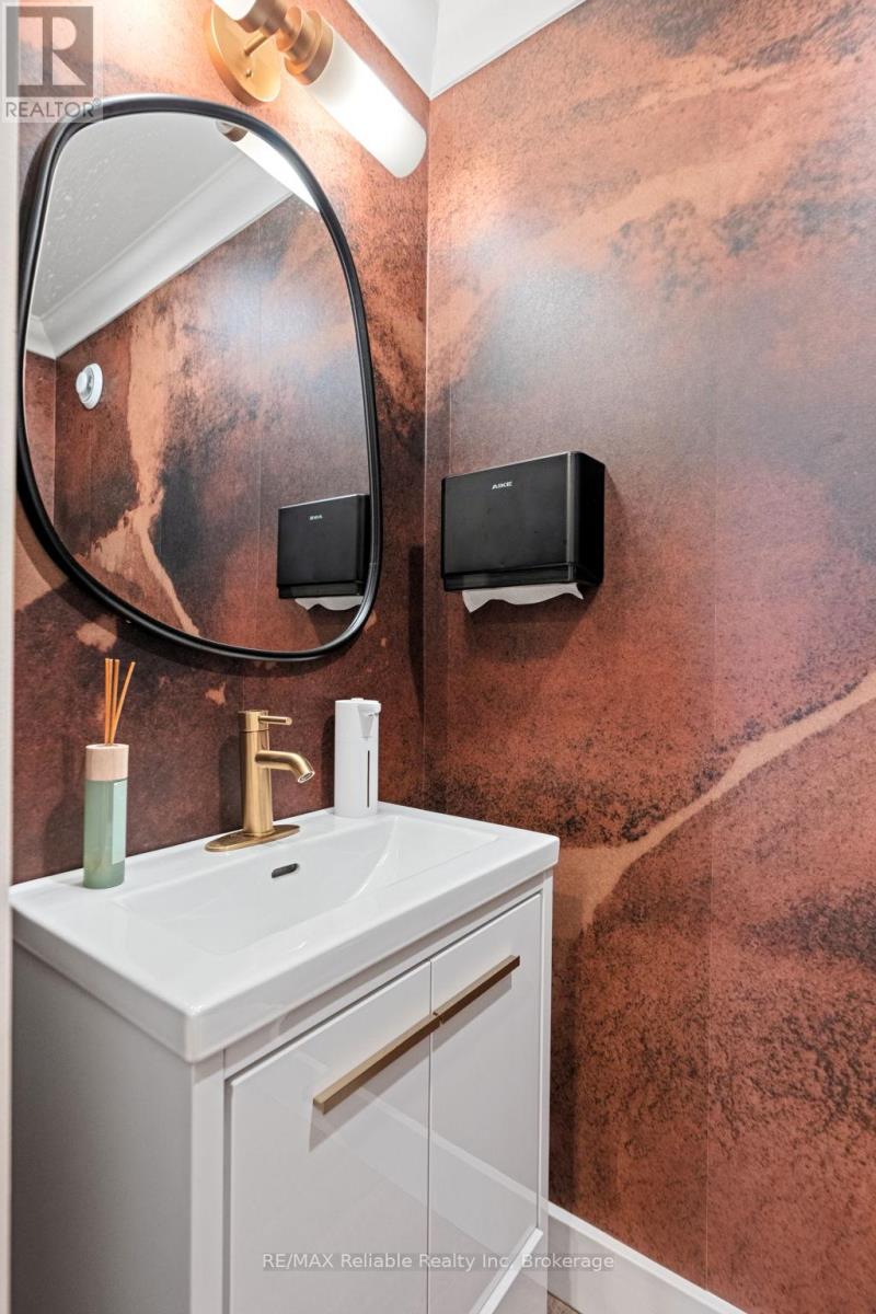 51 Ontario Street S, Lambton Shores (Grand Bend), Ontario  N0M 1T0 - Photo 26 - X12798932