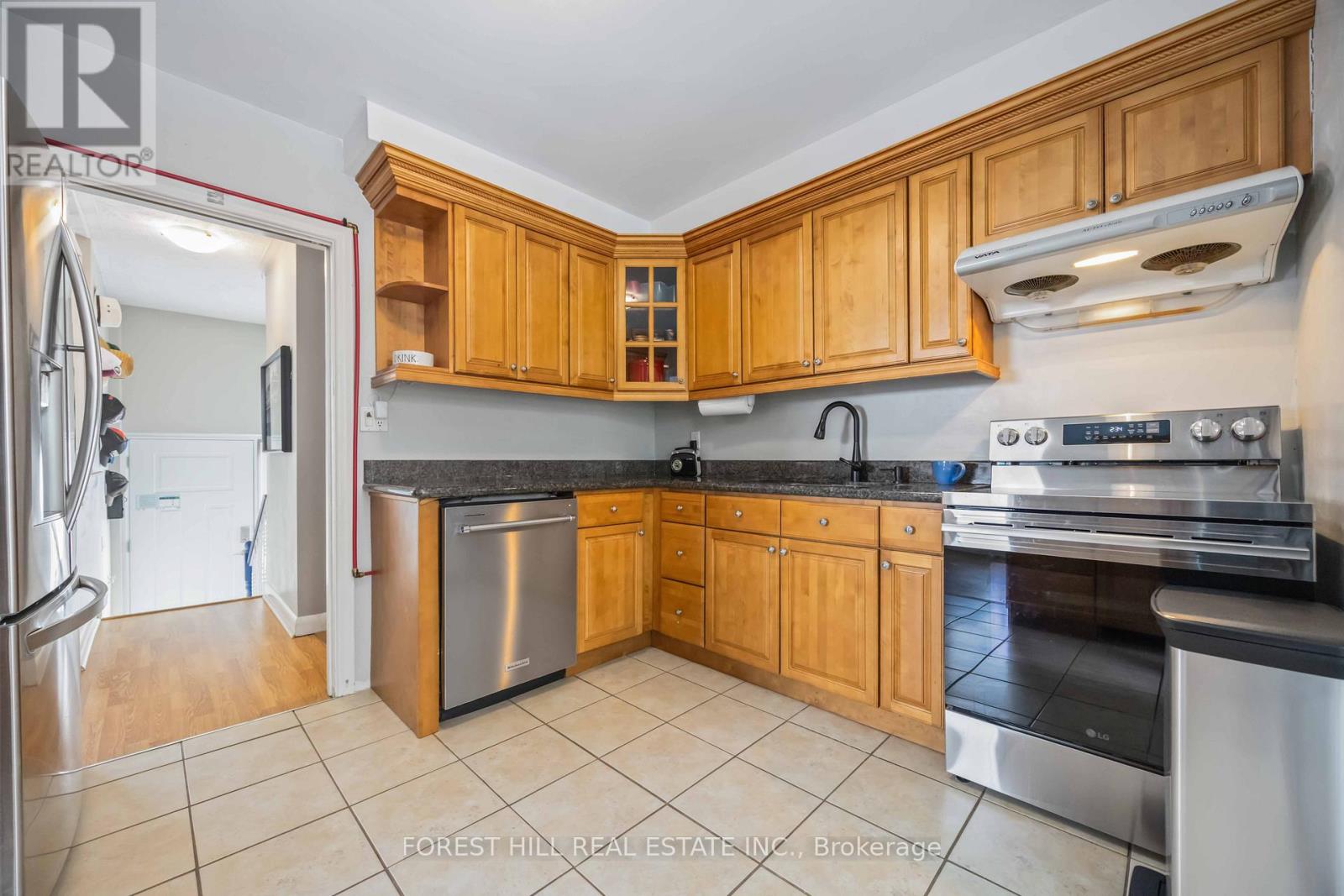 44 Addison Crescent, Toronto, Ontario  M3B 1K8 - Photo 7 - C12815688