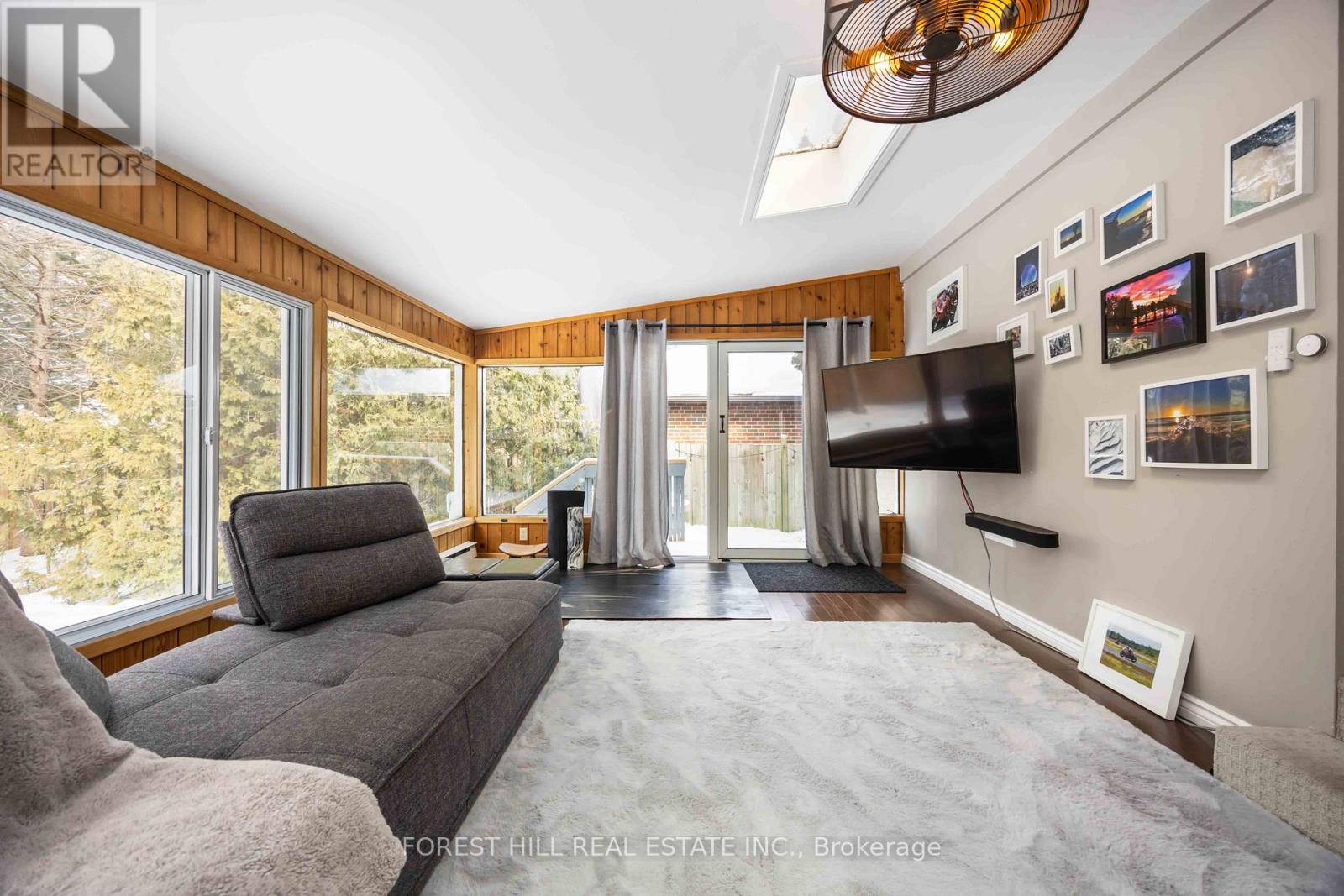 44 Addison Crescent, Toronto, Ontario  M3B 1K8 - Photo 9 - C12815688