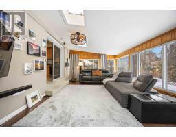 44 ADDISON CRESCENT, Toronto, Ontario