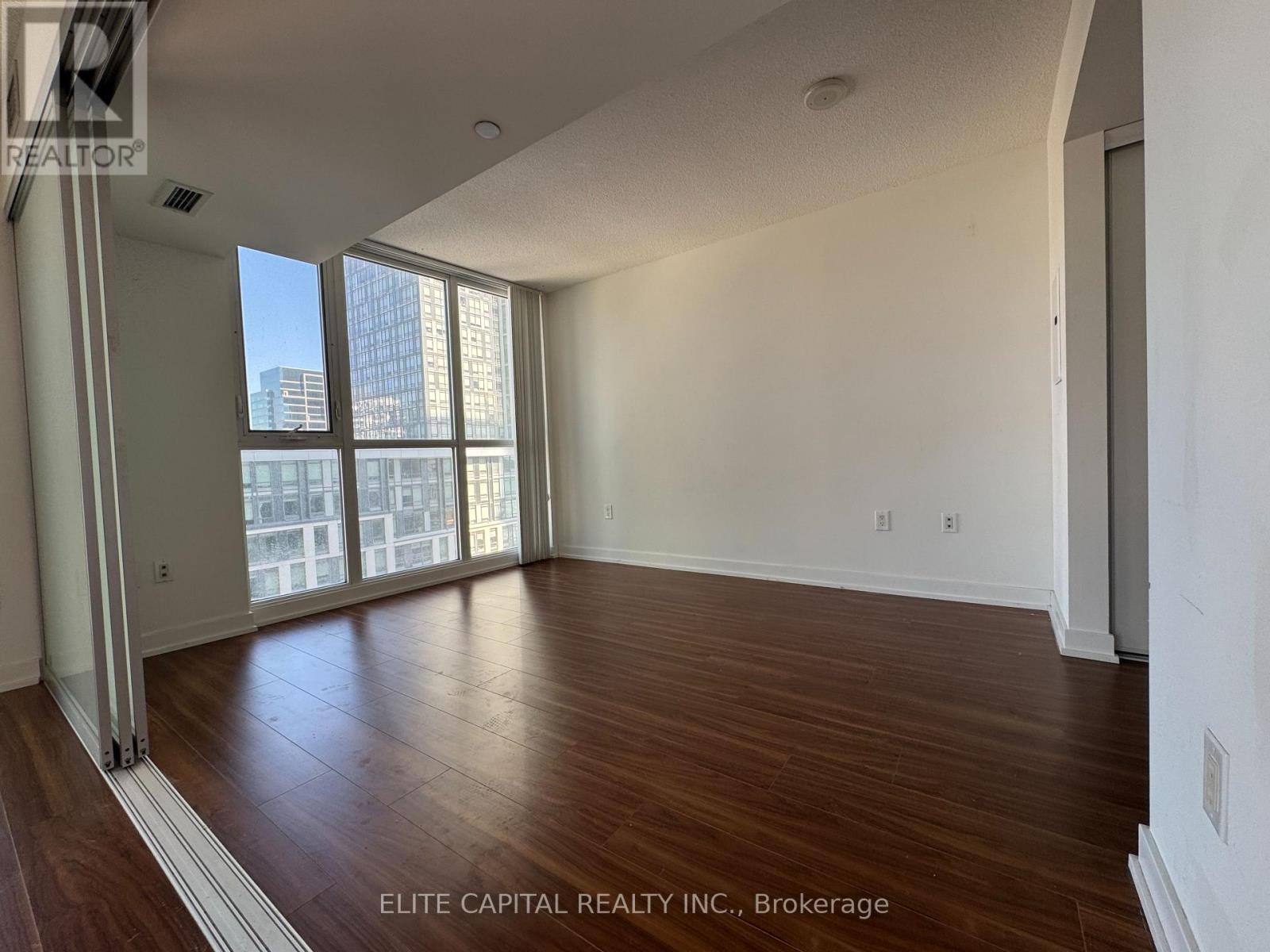 907 - 85 Queens Wharf Road, Toronto, Ontario  M5V 0J9 - Photo 9 - C12815698