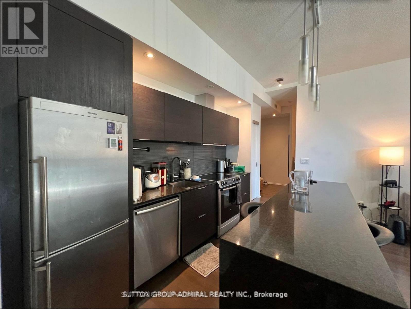 611 - 8 Charlotte Street, Toronto, Ontario  M5V 0K4 - Photo 2 - C12815714