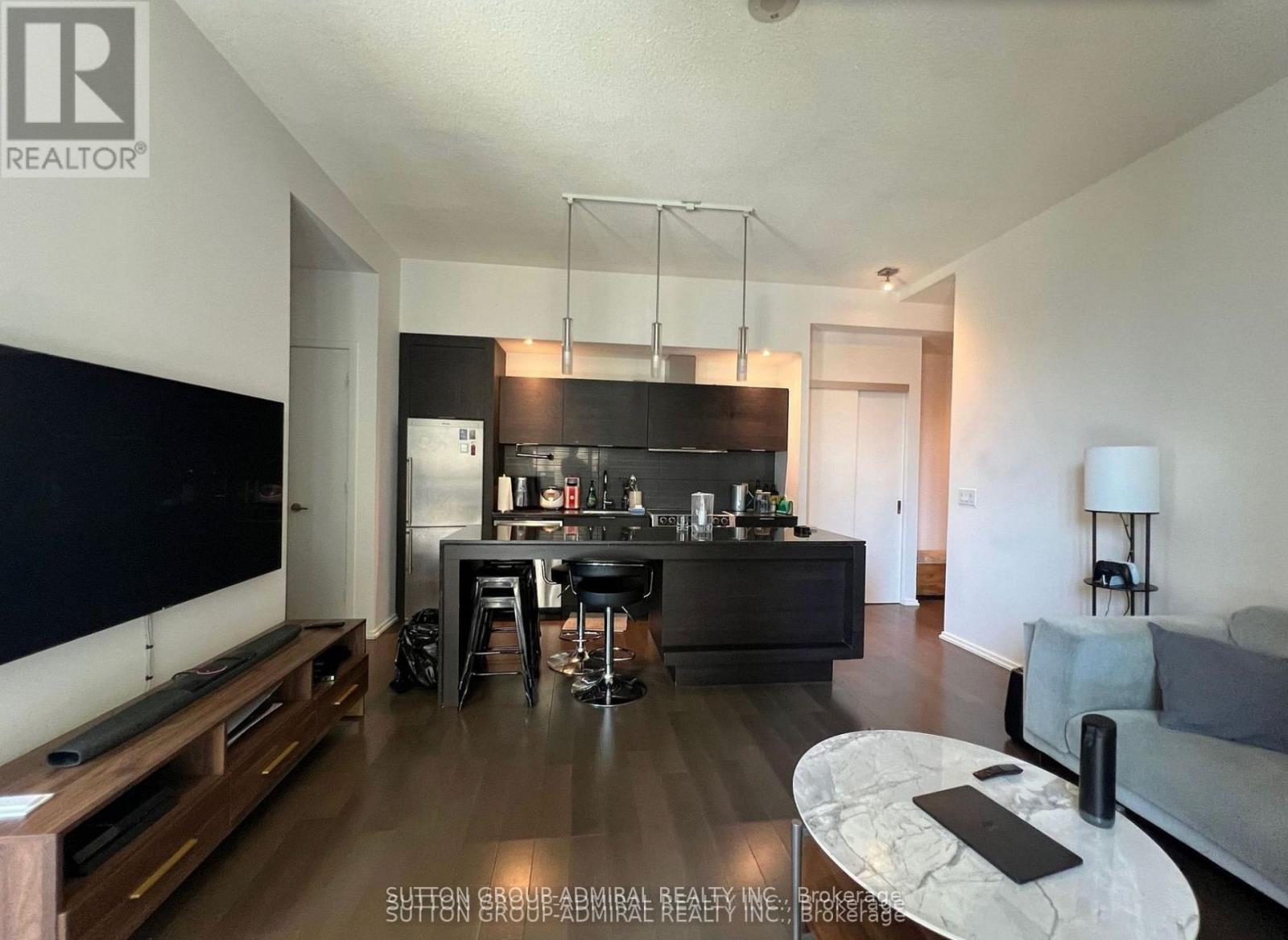 611 - 8 Charlotte Street, Toronto, Ontario  M5V 0K4 - Photo 3 - C12815714