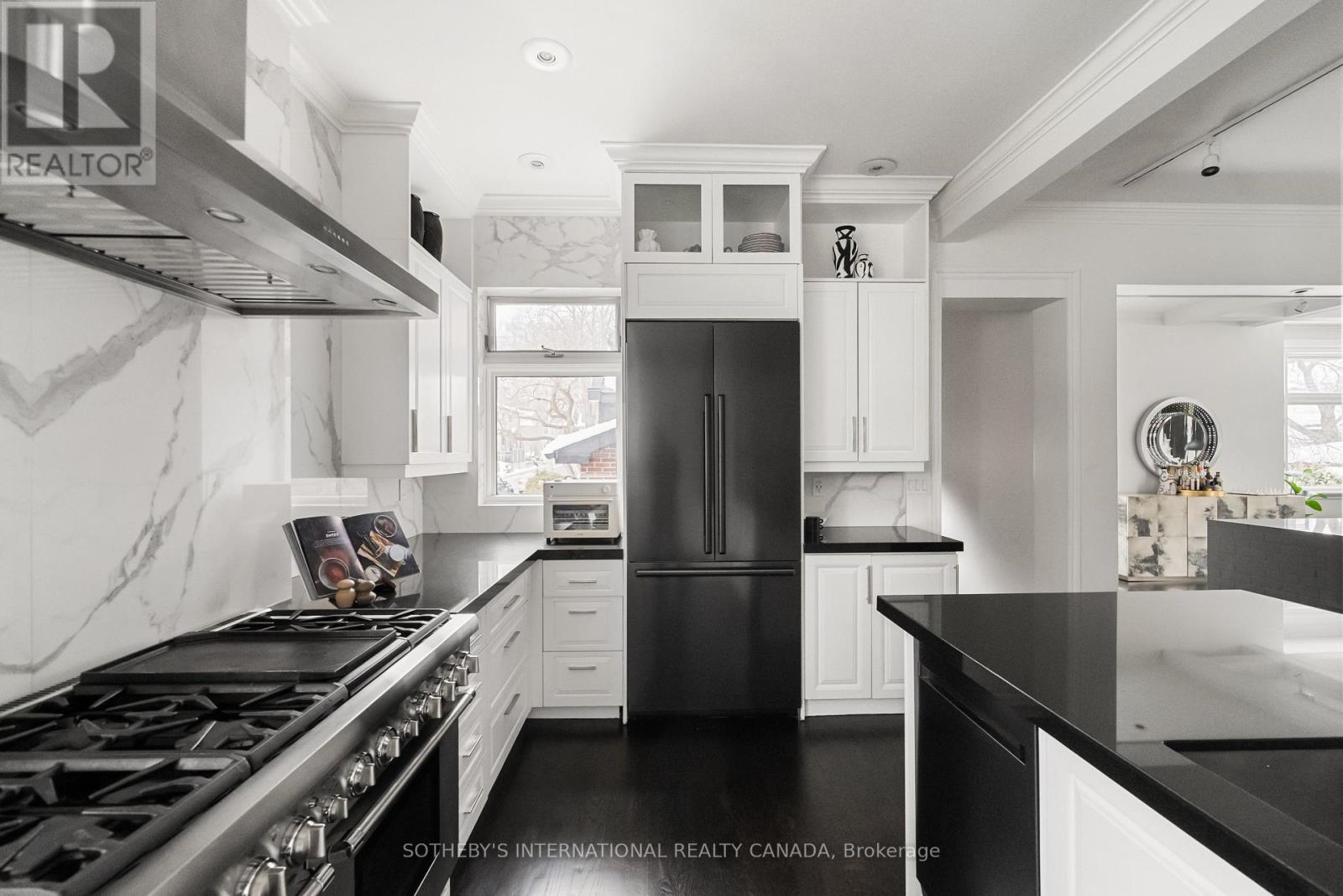 92 Woodlawn Avenue, Toronto, Ontario  M4V 1G7 - Photo 13 - C12795438