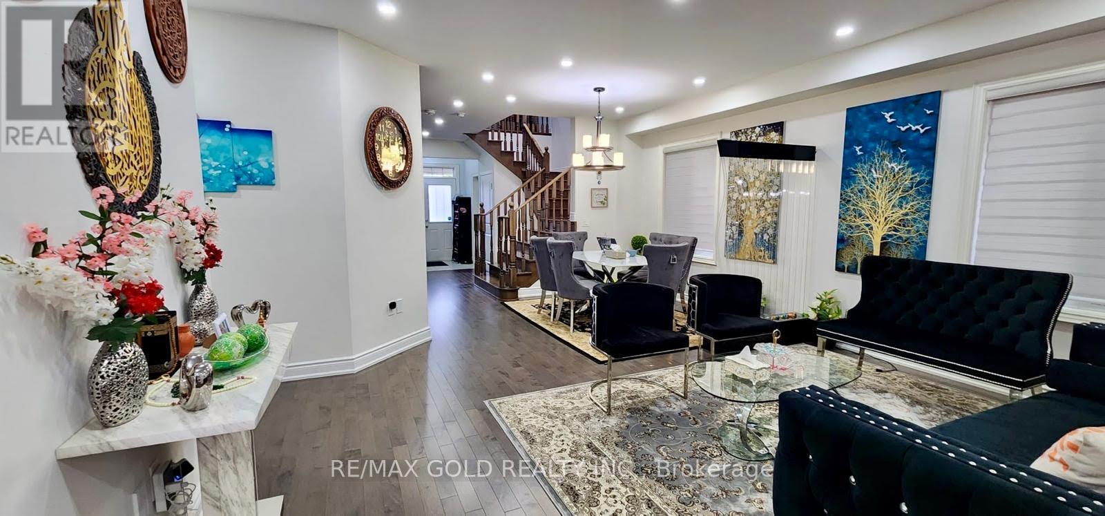 298 Etheridge Avenue, Milton, Ontario  L9E 1H7 - Photo 6 - W12814514