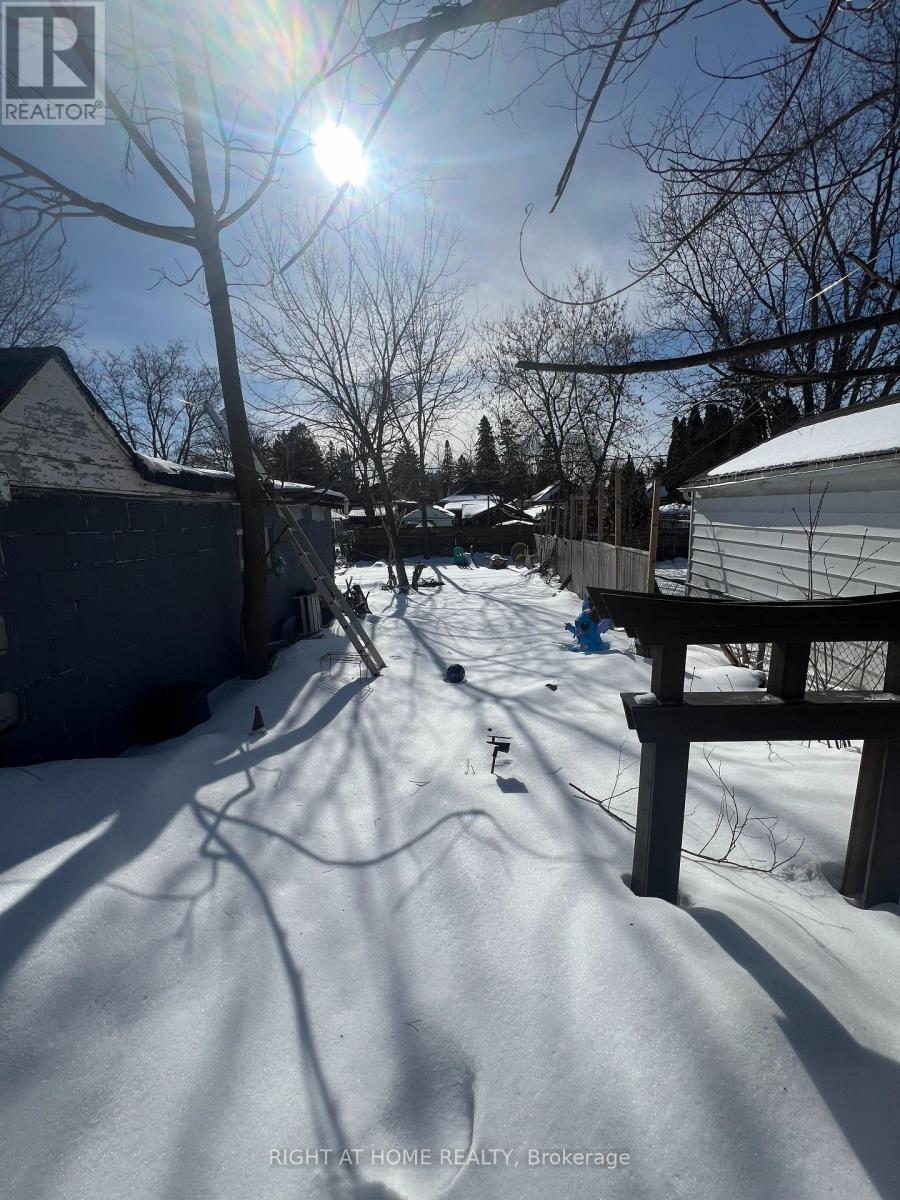 2941 St Clair Avenue E, Toronto, Ontario  M4B 1N9 - Photo 3 - E12815682