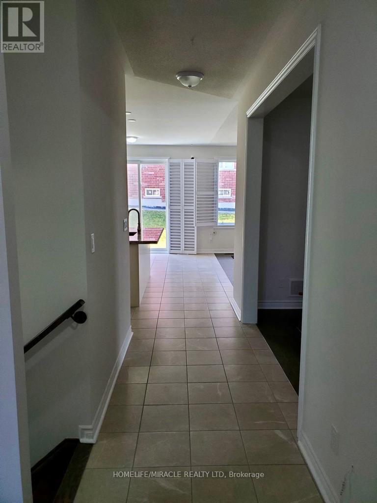 1807 Fosterbrook Street, Oshawa, Ontario  L1K 3G5 - Photo 5 - E12815694