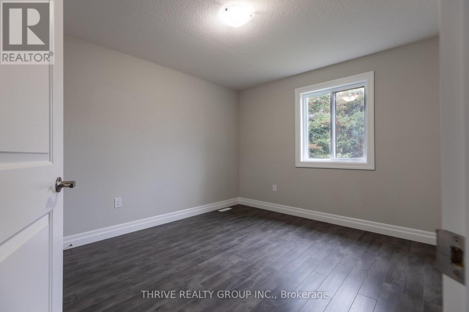 3465 Oriole Circle E, London South, Ontario  N6N 1K6 - Photo 22 - X12649598