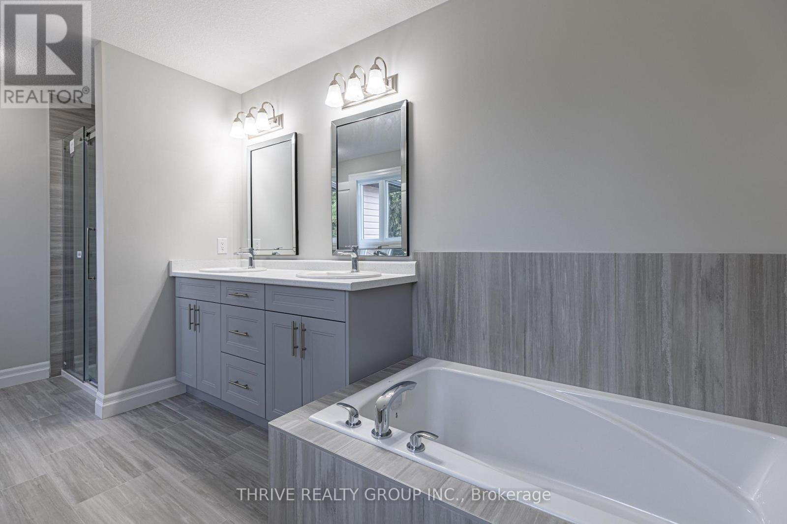 3465 Oriole Circle E, London South, Ontario  N6N 1K6 - Photo 18 - X12649598