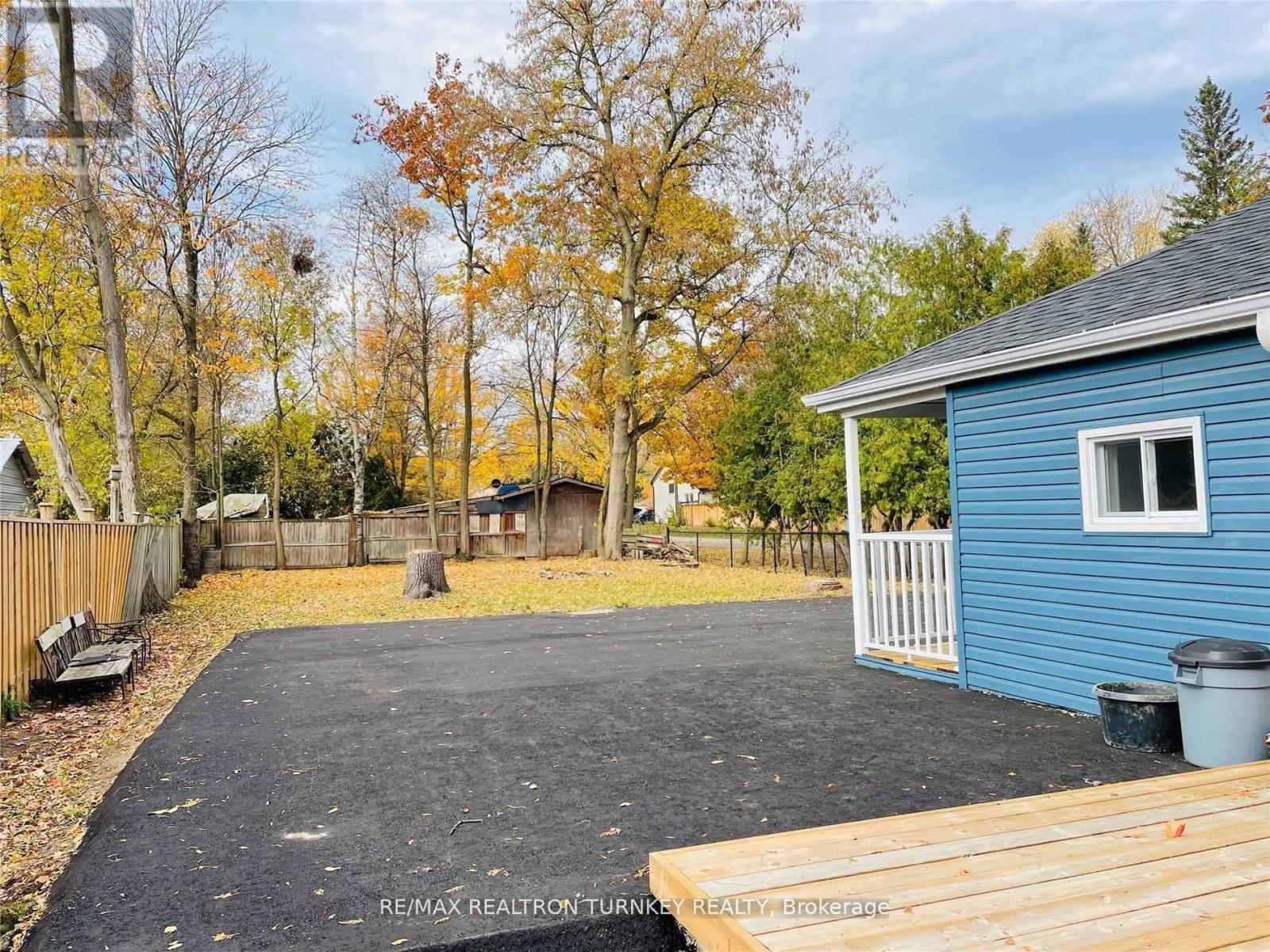 18 River Drive, East Gwillimbury, Ontario  L9N 1A6 - Photo 3 - N12815650