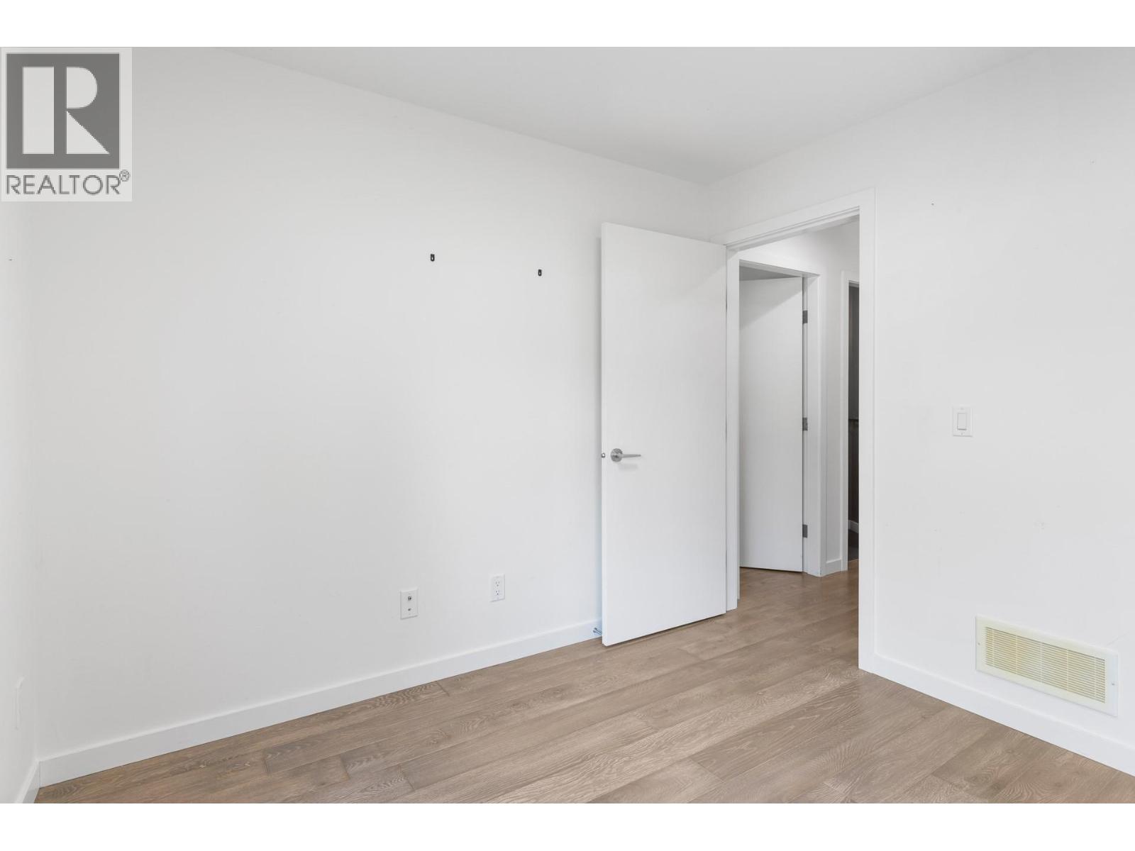 443 Christleton Avenue Kelowna Photo 30