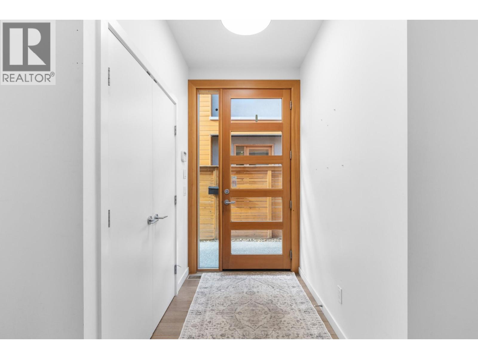 443 Christleton Avenue Kelowna Photo 5