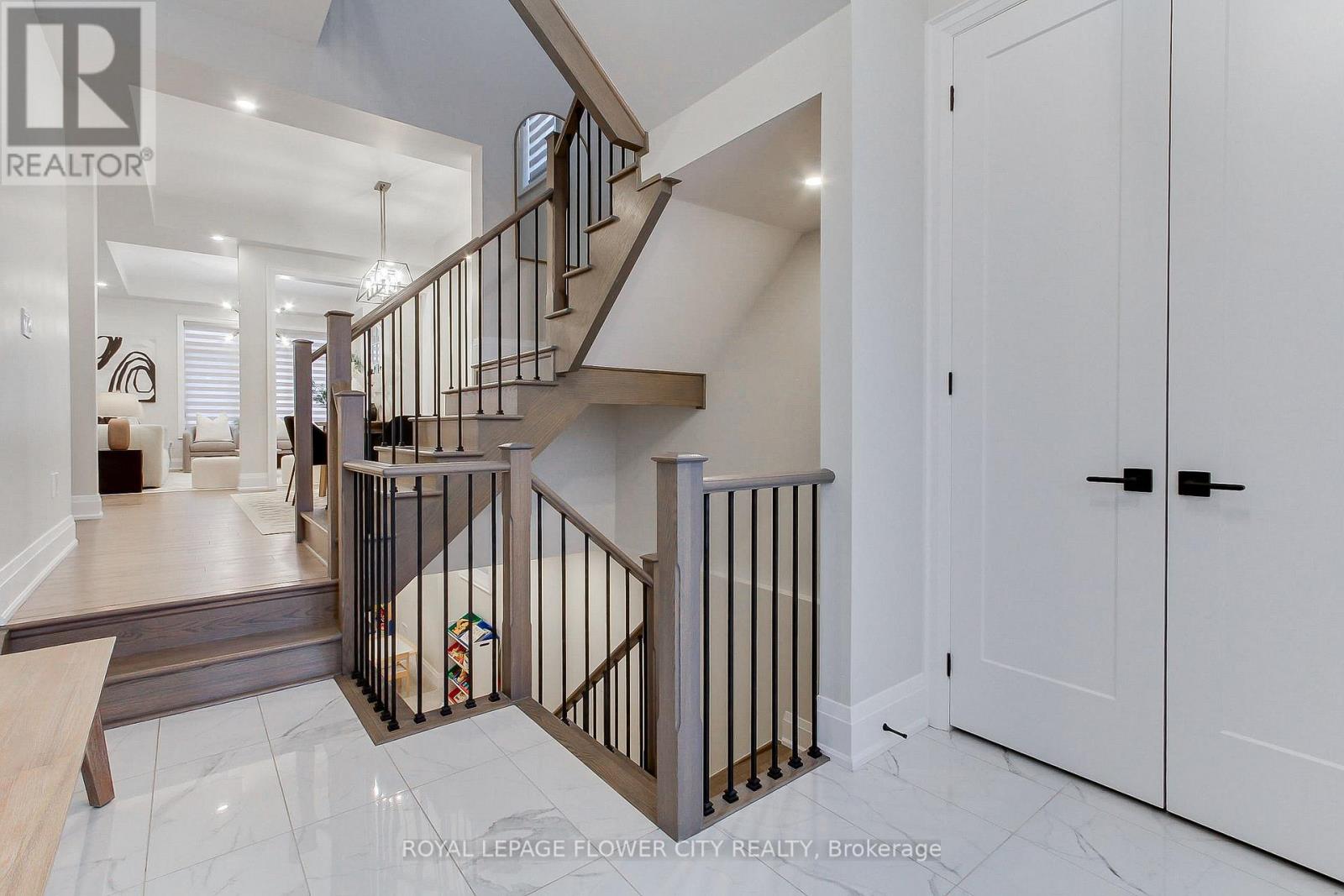 3379 Post Road, Oakville, Ontario  L6H 0Z4 - Photo 3 - W12815640