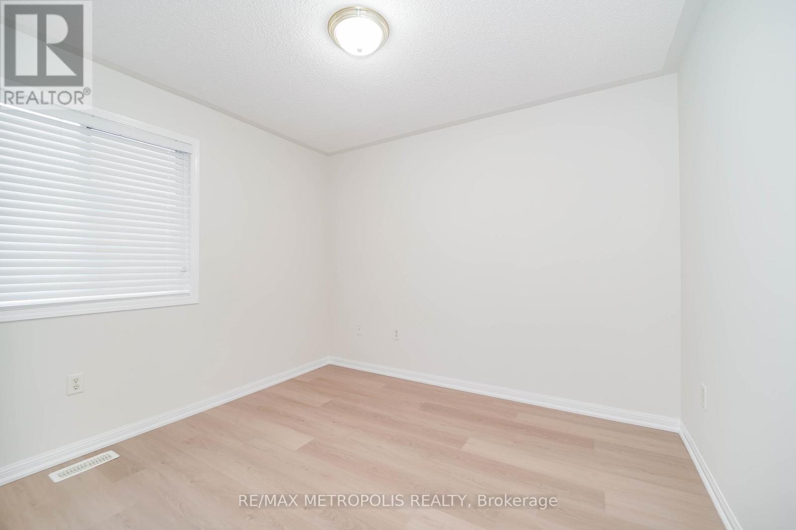 Upper - 20 Bottomwood Street, Brampton, Ontario  L6S 0A7 - Photo 15 - W12815642