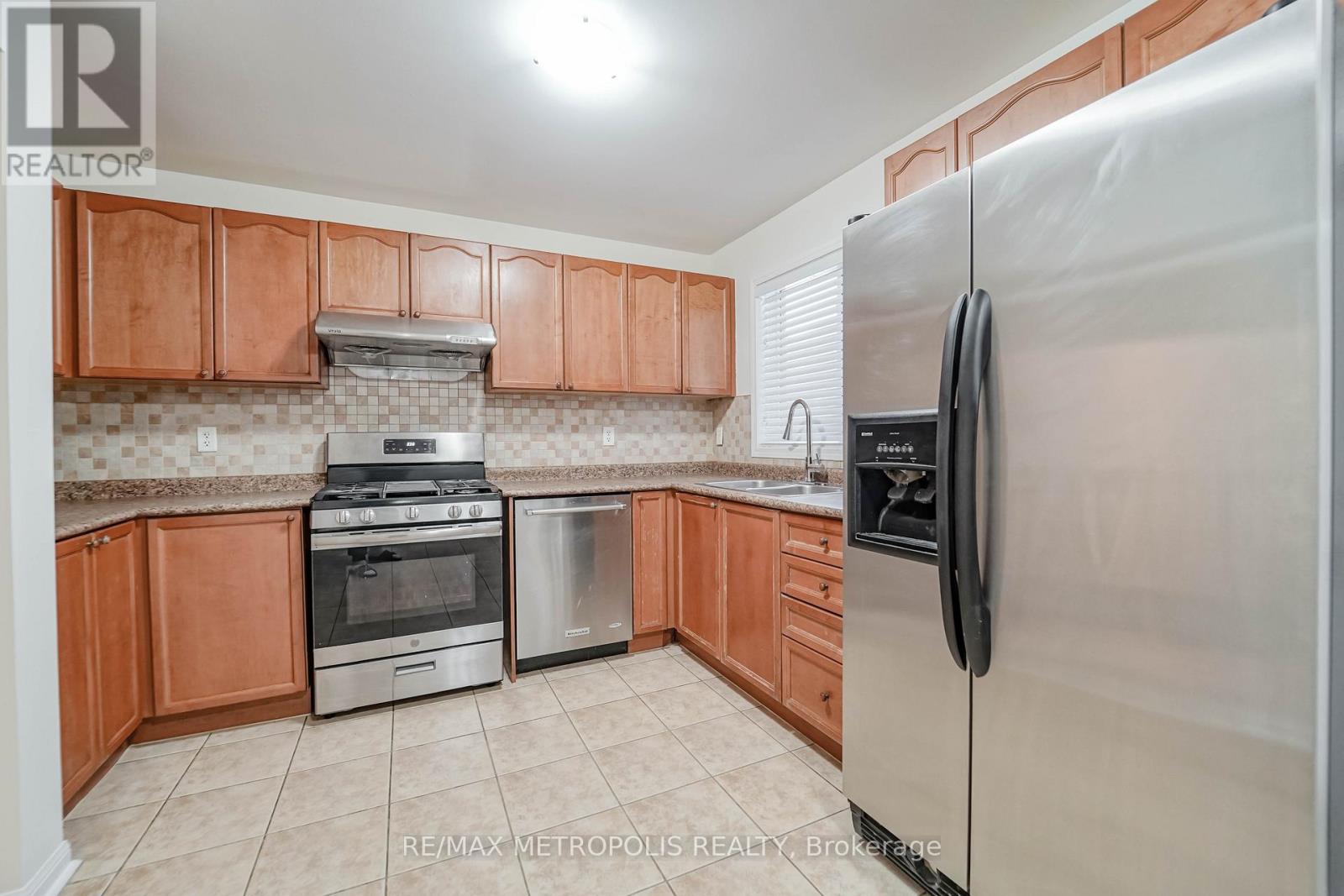 Upper - 20 Bottomwood Street, Brampton, Ontario  L6S 0A7 - Photo 18 - W12815642