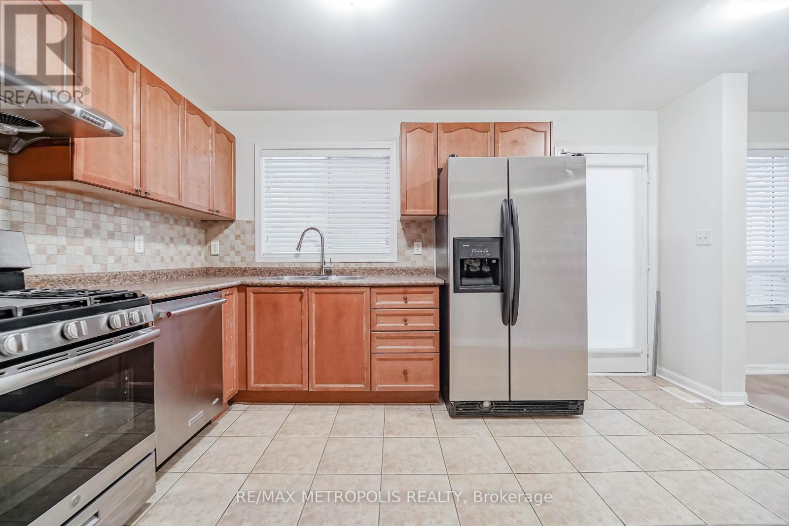 Upper - 20 Bottomwood Street, Brampton, Ontario  L6S 0A7 - Photo 19 - W12815642