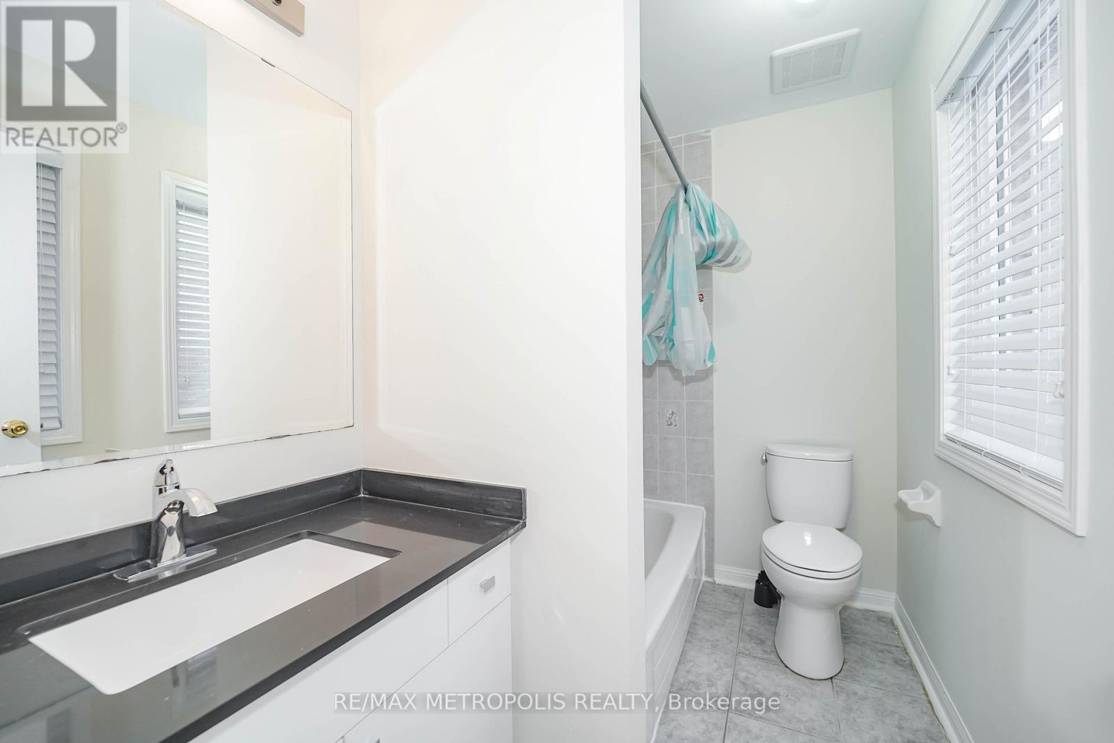 Upper - 20 Bottomwood Street, Brampton, Ontario  L6S 0A7 - Photo 21 - W12815642