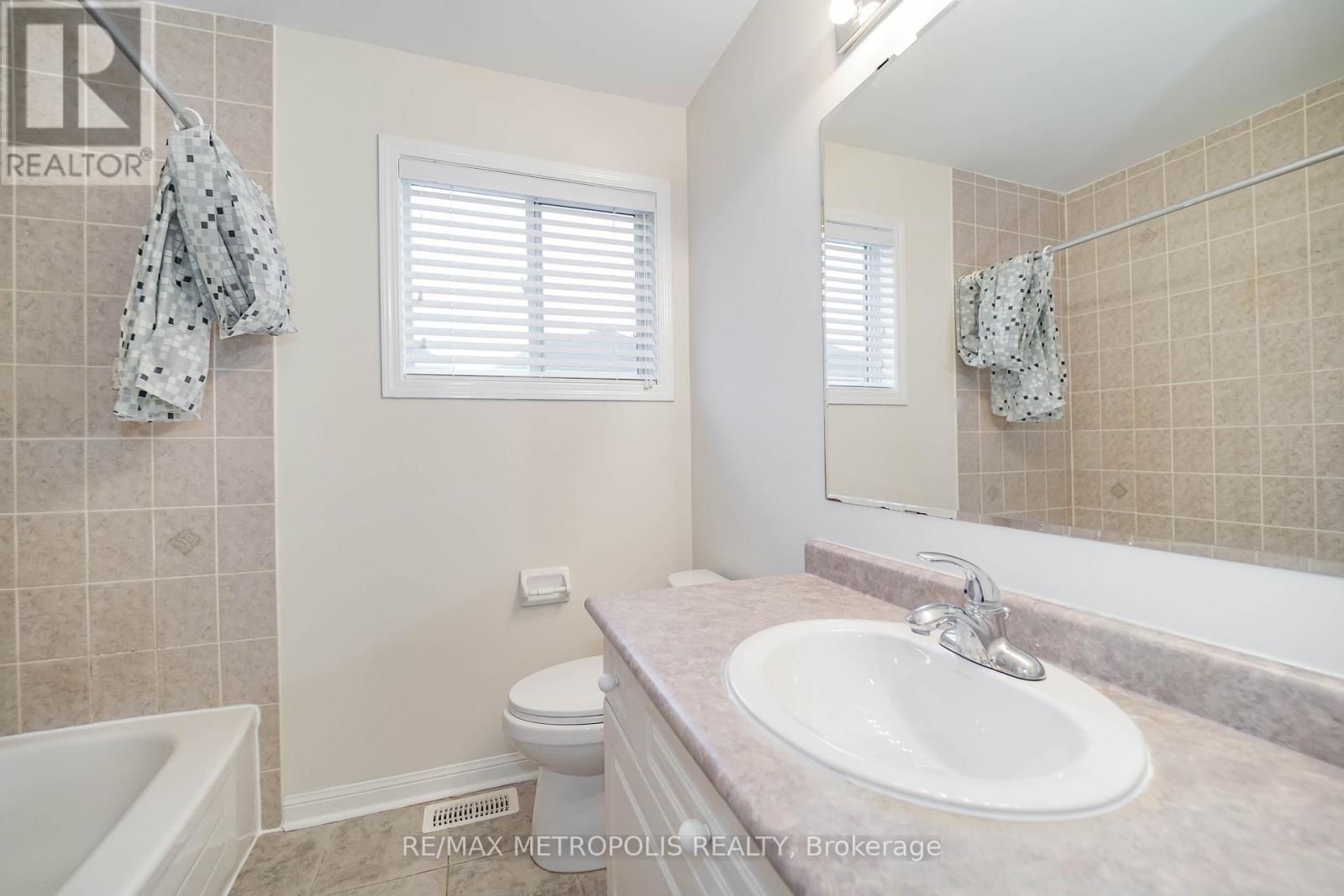 Upper - 20 Bottomwood Street, Brampton, Ontario  L6S 0A7 - Photo 23 - W12815642