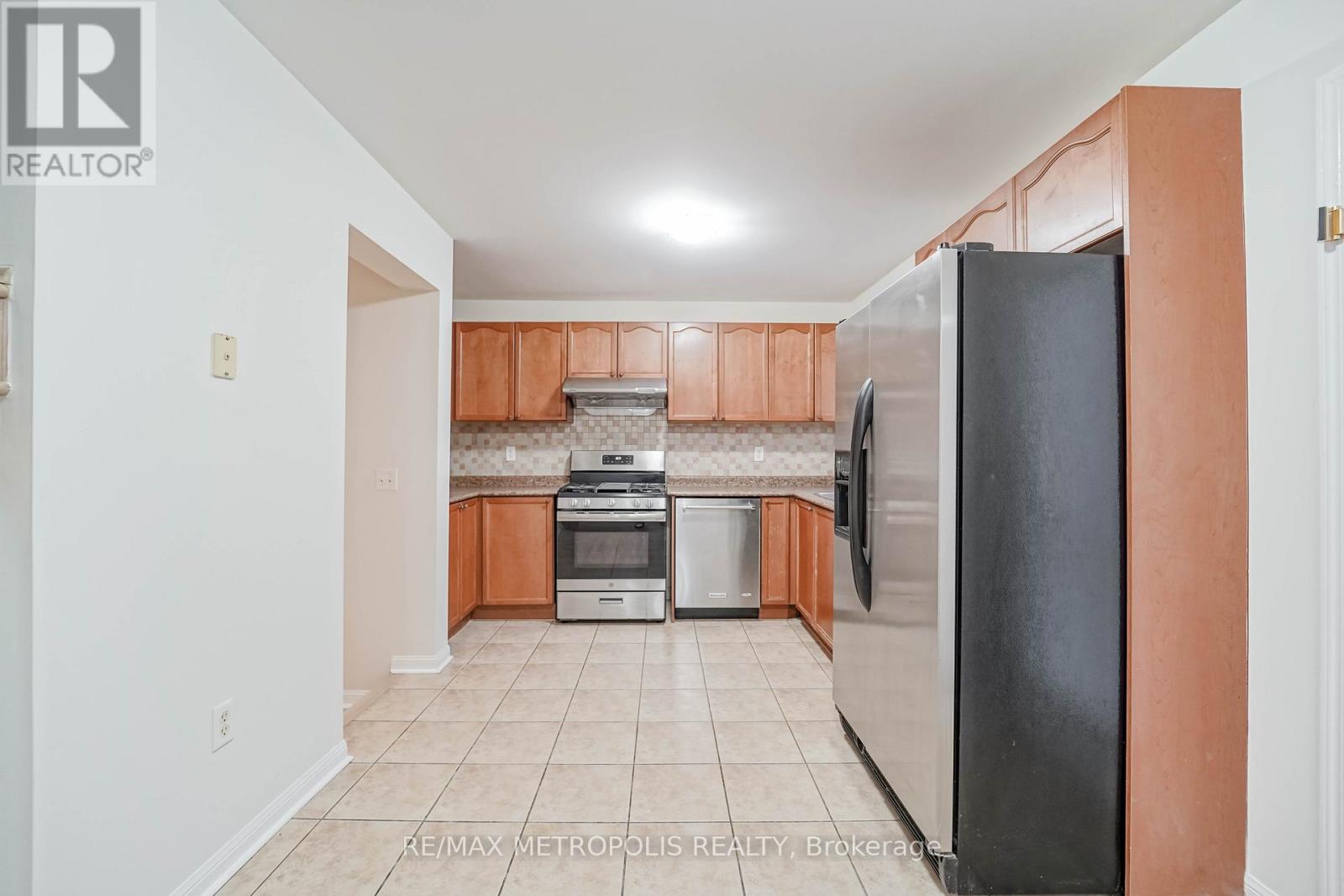 Upper - 20 Bottomwood Street, Brampton, Ontario  L6S 0A7 - Photo 7 - W12815642