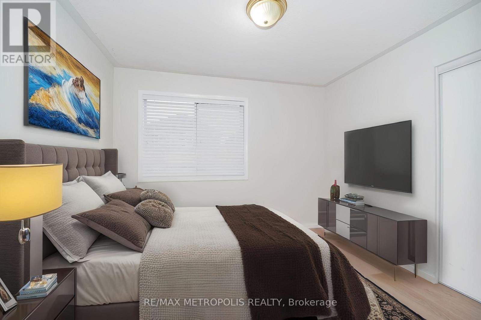 Upper - 20 Bottomwood Street, Brampton, Ontario  L6S 0A7 - Photo 8 - W12815642