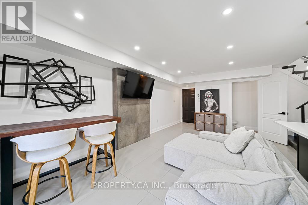 113 - 2441 Greenwich Drive, Oakville, Ontario  L6M 0S3 - Photo 7 - W12815658